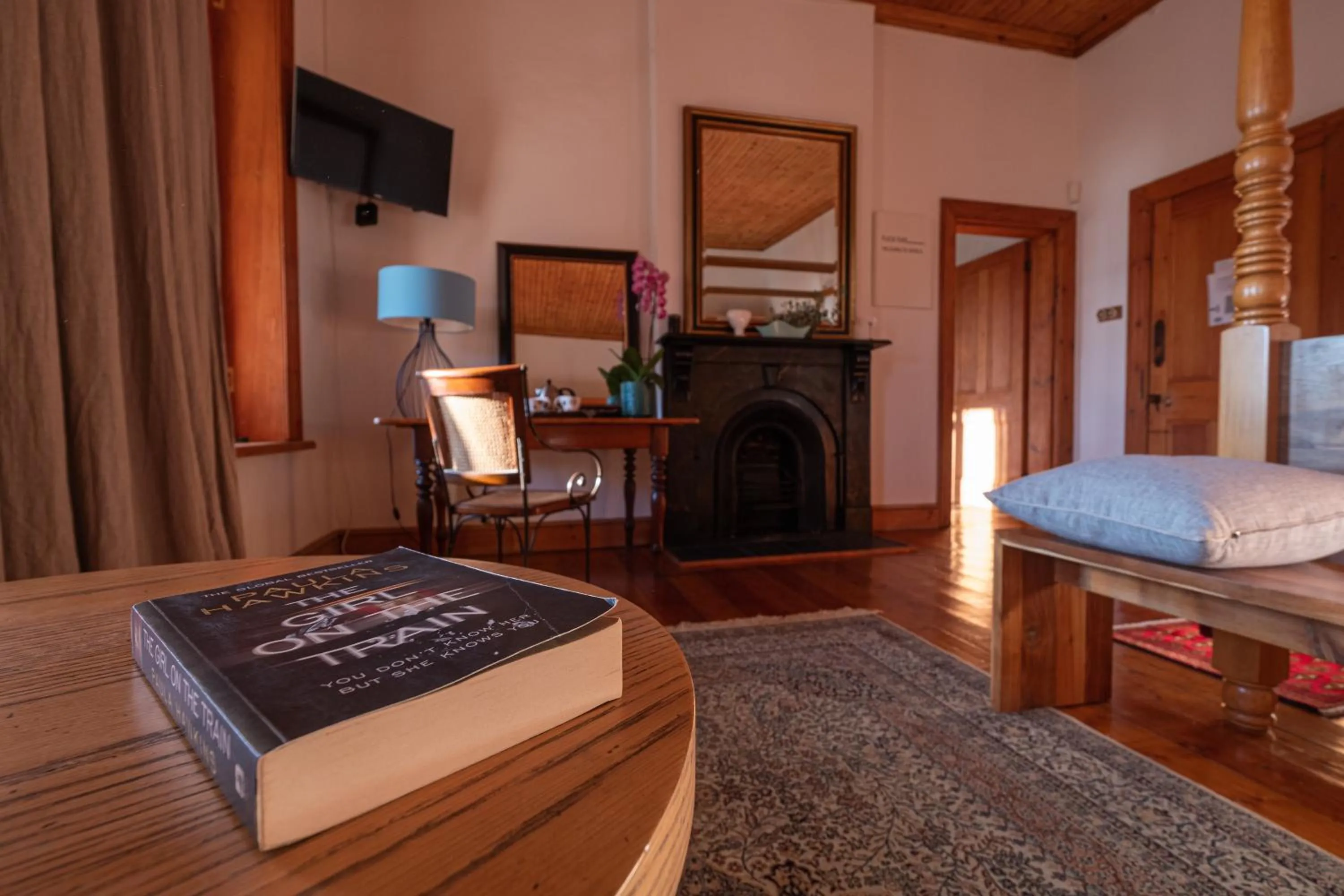 Bedroom, Bed in Merindol Manor