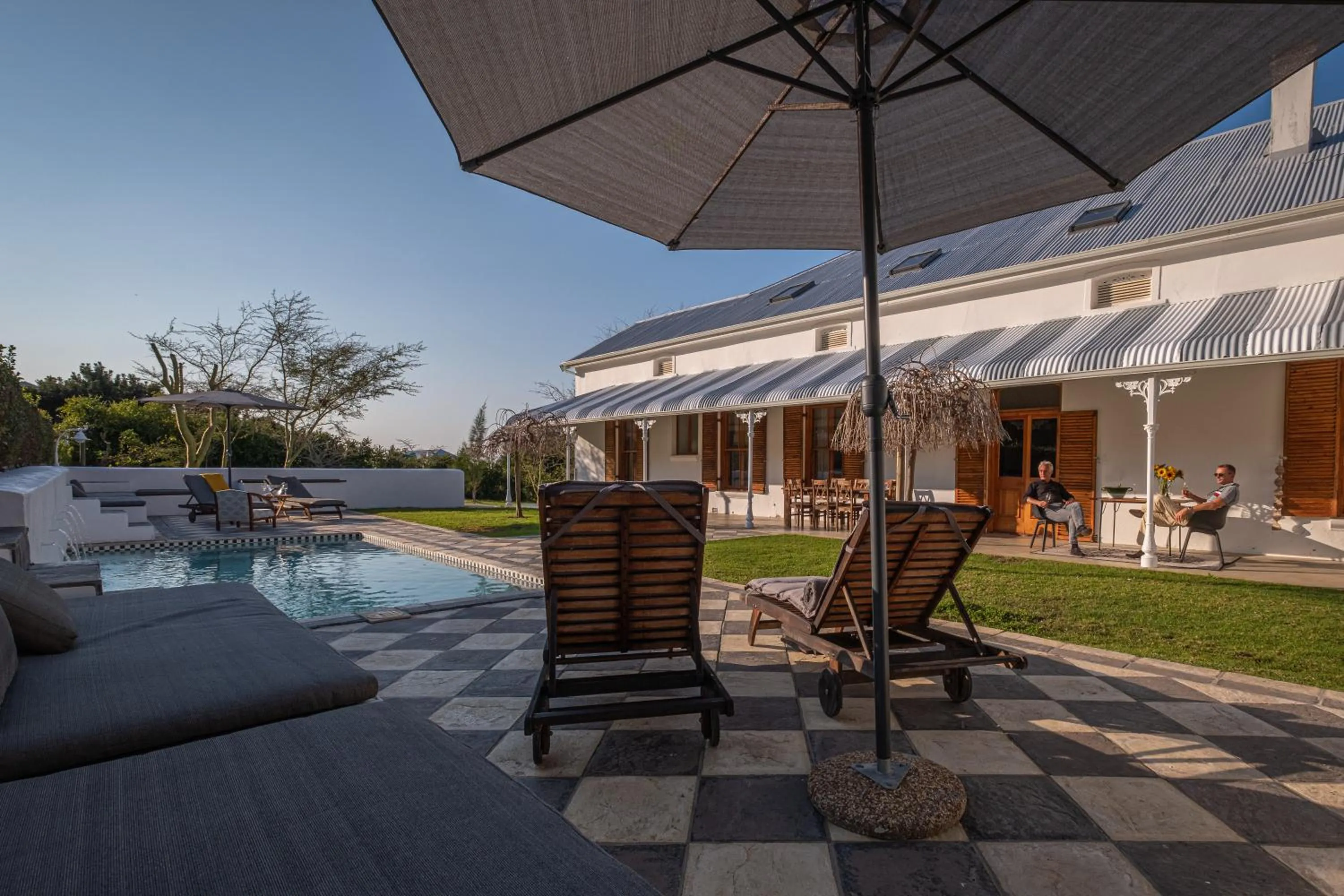 Swimming pool in Merindol Manor