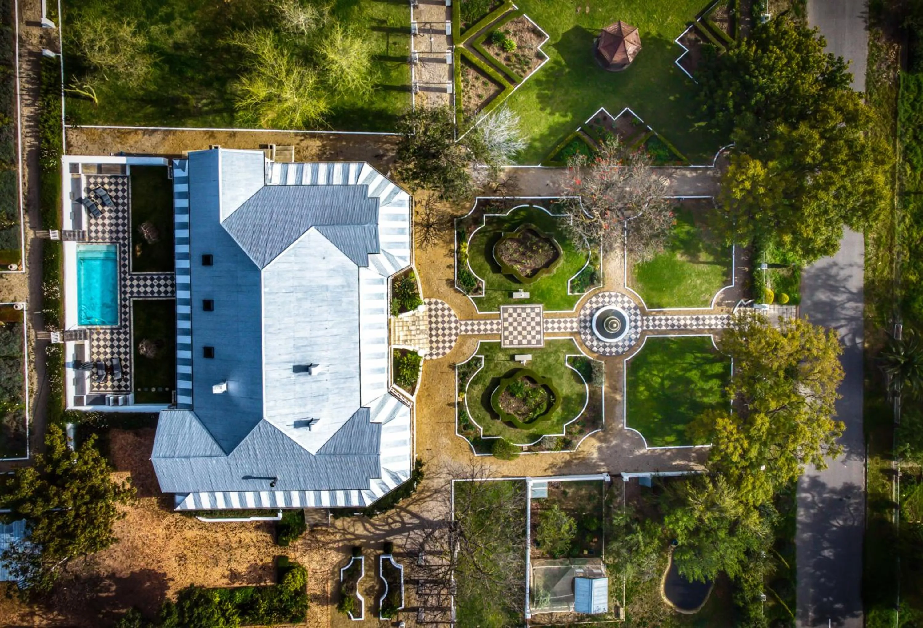 Bird's eye view in Merindol Manor