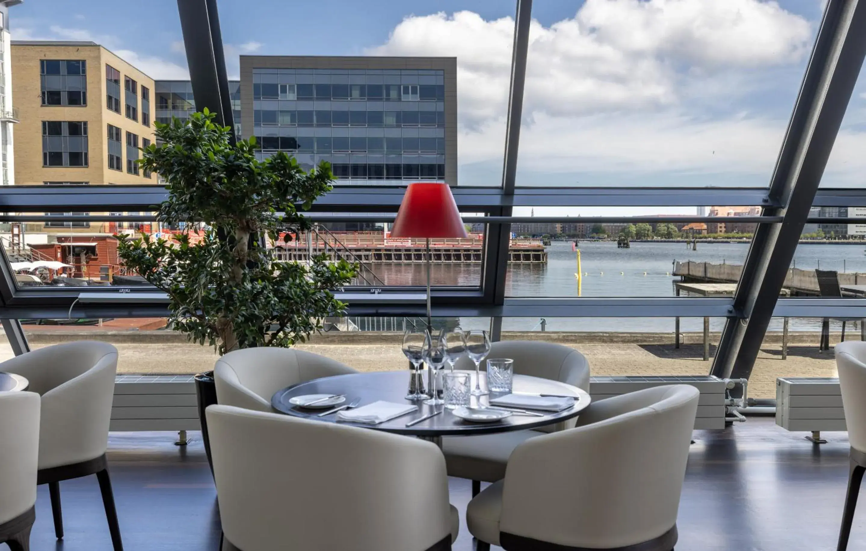 Restaurant/places to eat in Copenhagen Island Hotel Restaurant/places to eat in Copenhagen Island Hotel