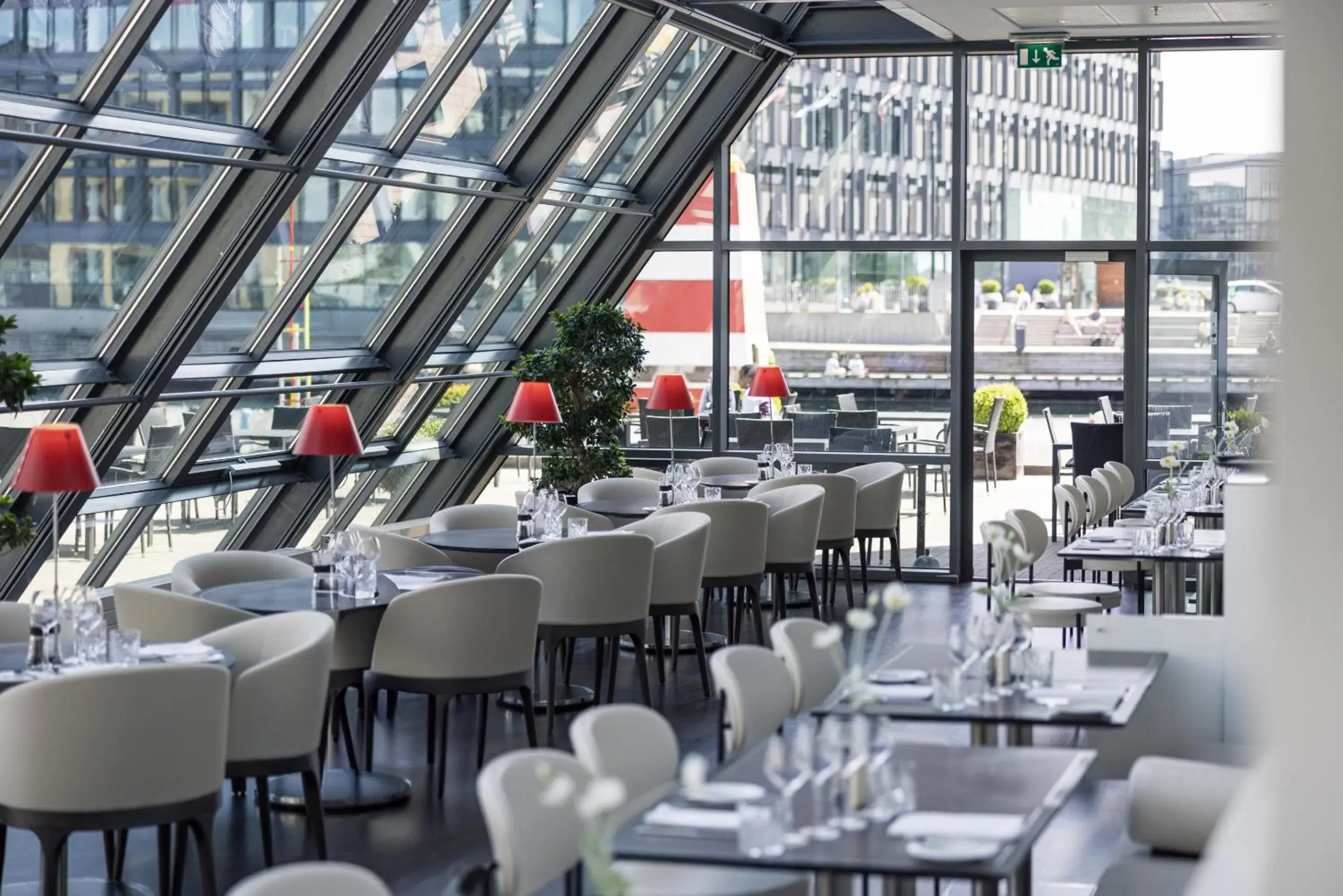 Restaurant/places to eat in Copenhagen Island Hotel Restaurant/places to eat in Copenhagen Island Hotel