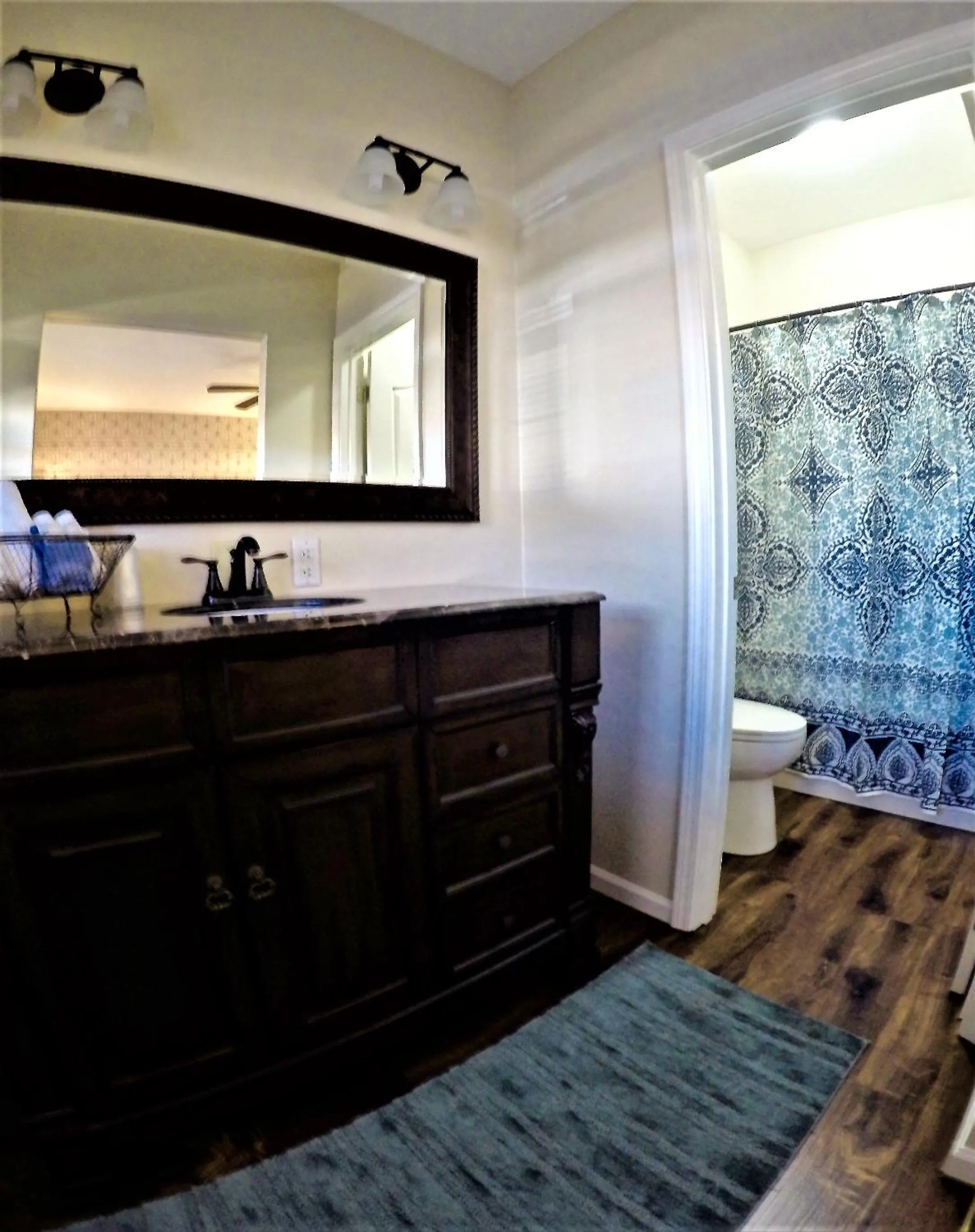 Toilet in Bradford House Bed and Breakfast