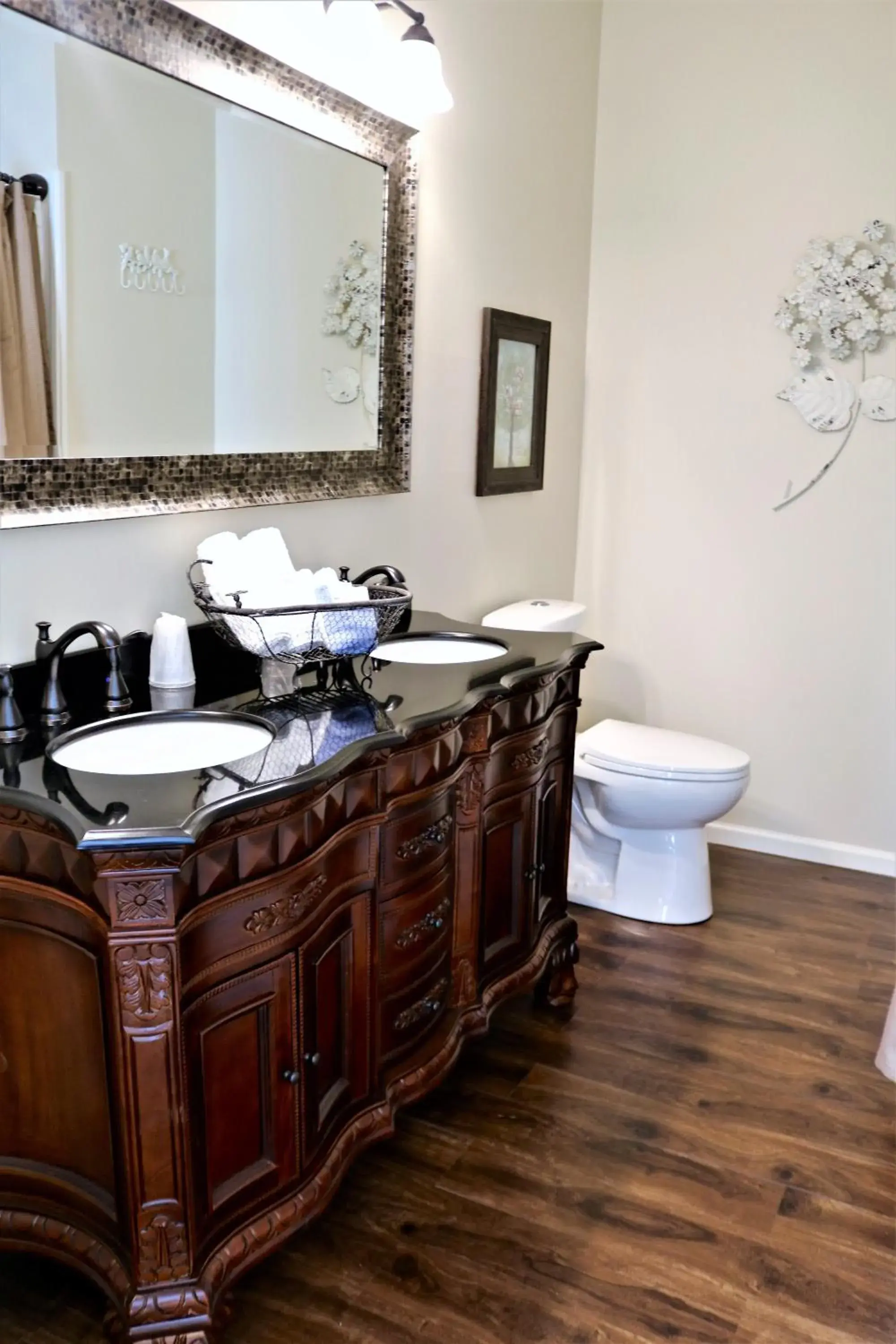 Deluxe King Room in Bradford House Bed and Breakfast Deluxe King Room in Bradford House Bed and Breakfast