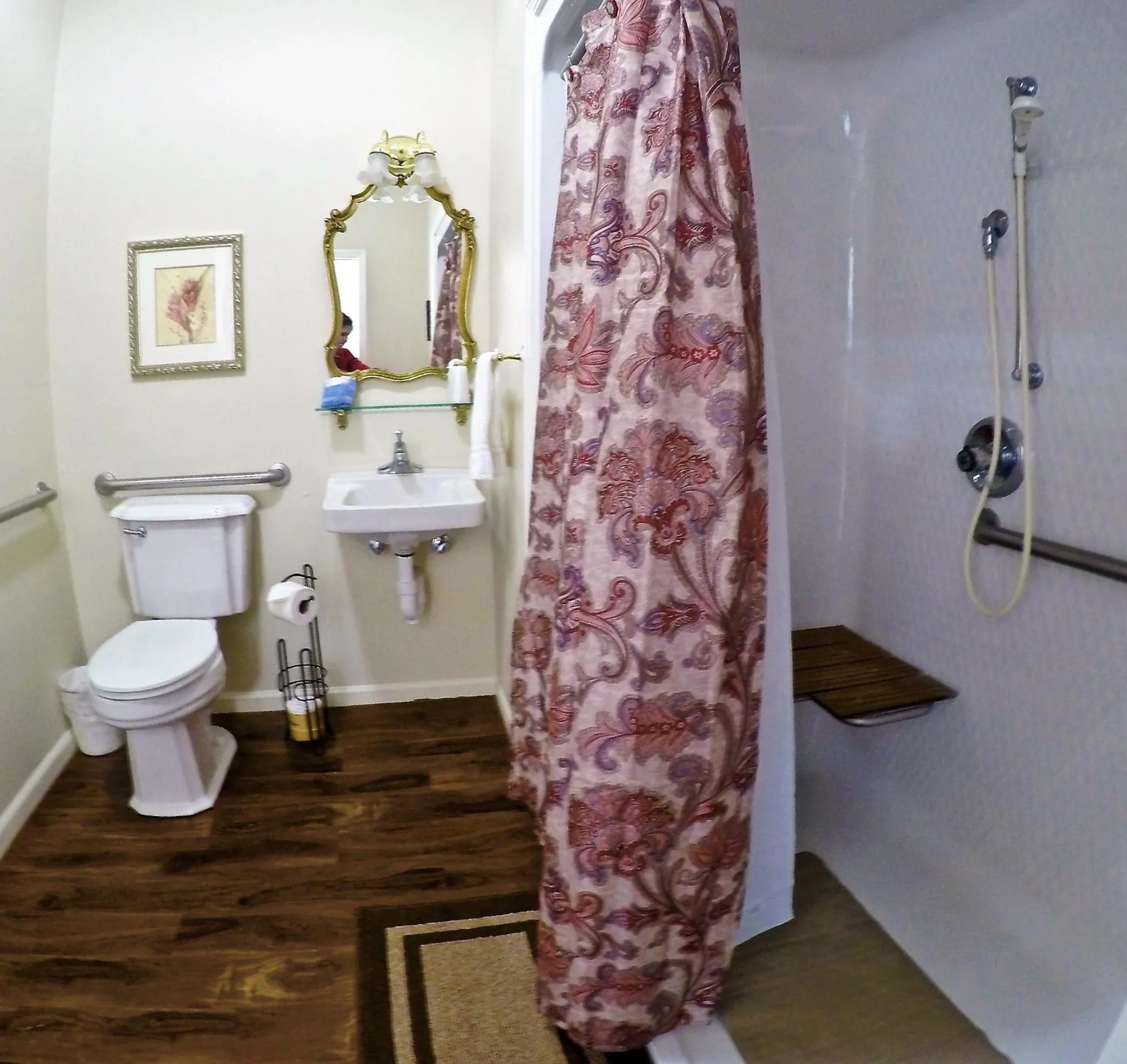 Shower in Bradford House Bed and Breakfast