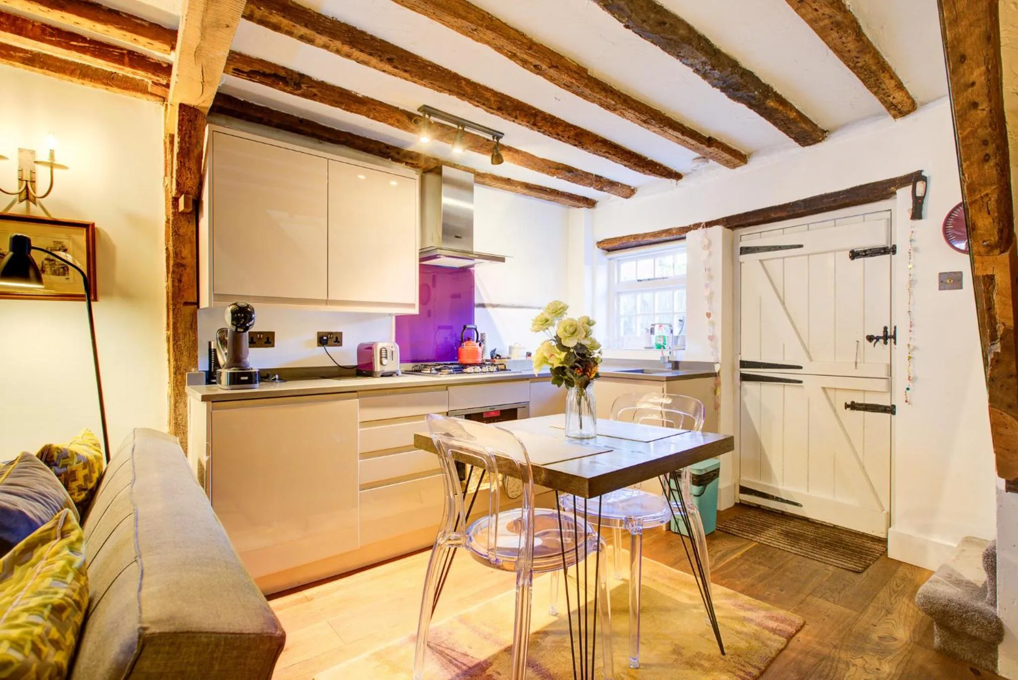 Kitchen or kitchenette in Cartref