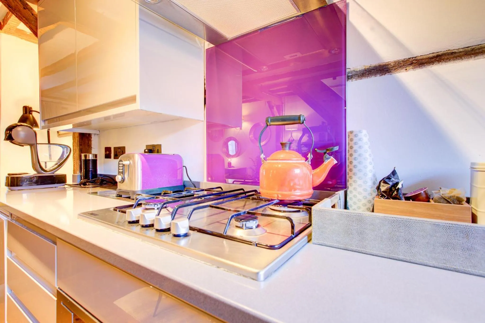 Kitchen or kitchenette in Cartref