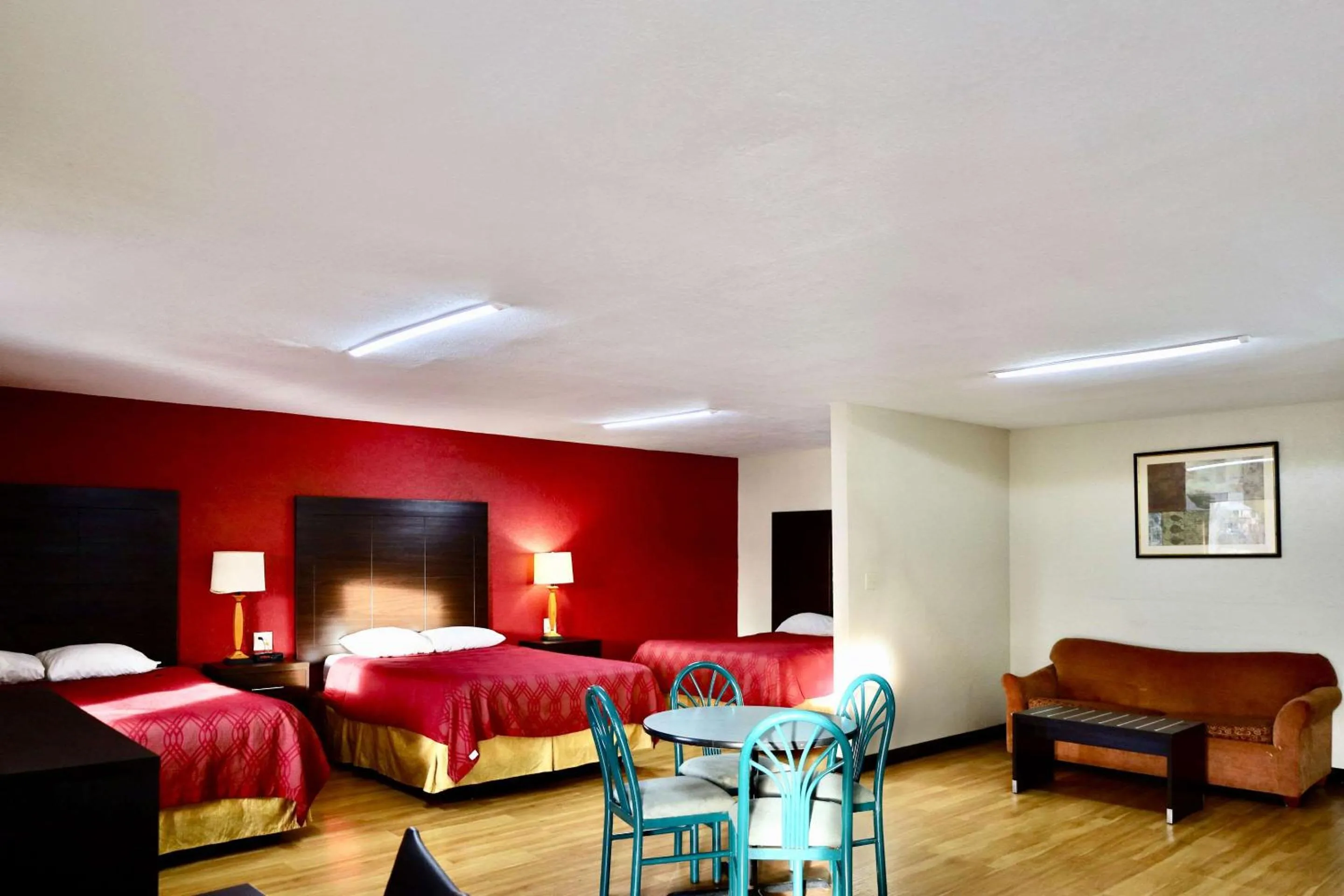 Bedroom, Bed in Rodeway Inn Pauls Valley