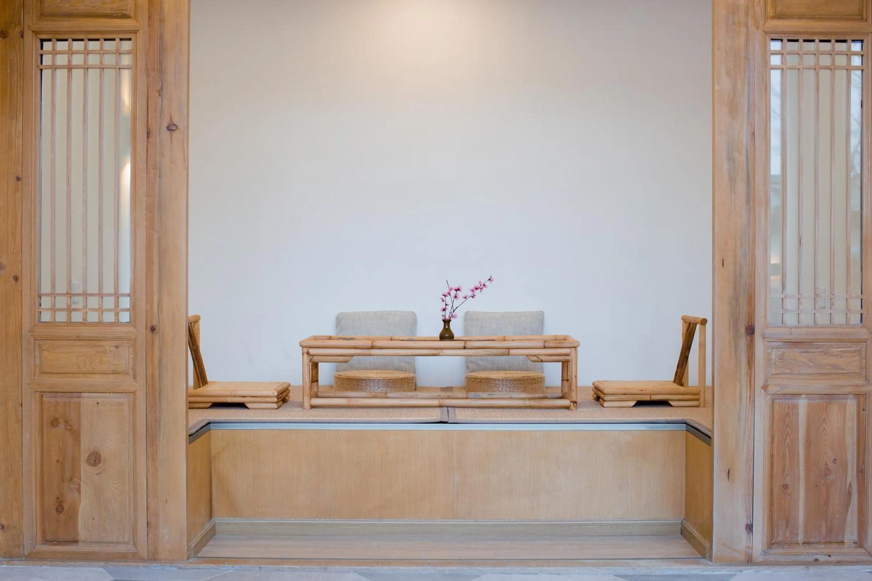 Decorative detail in Jianshe Inn