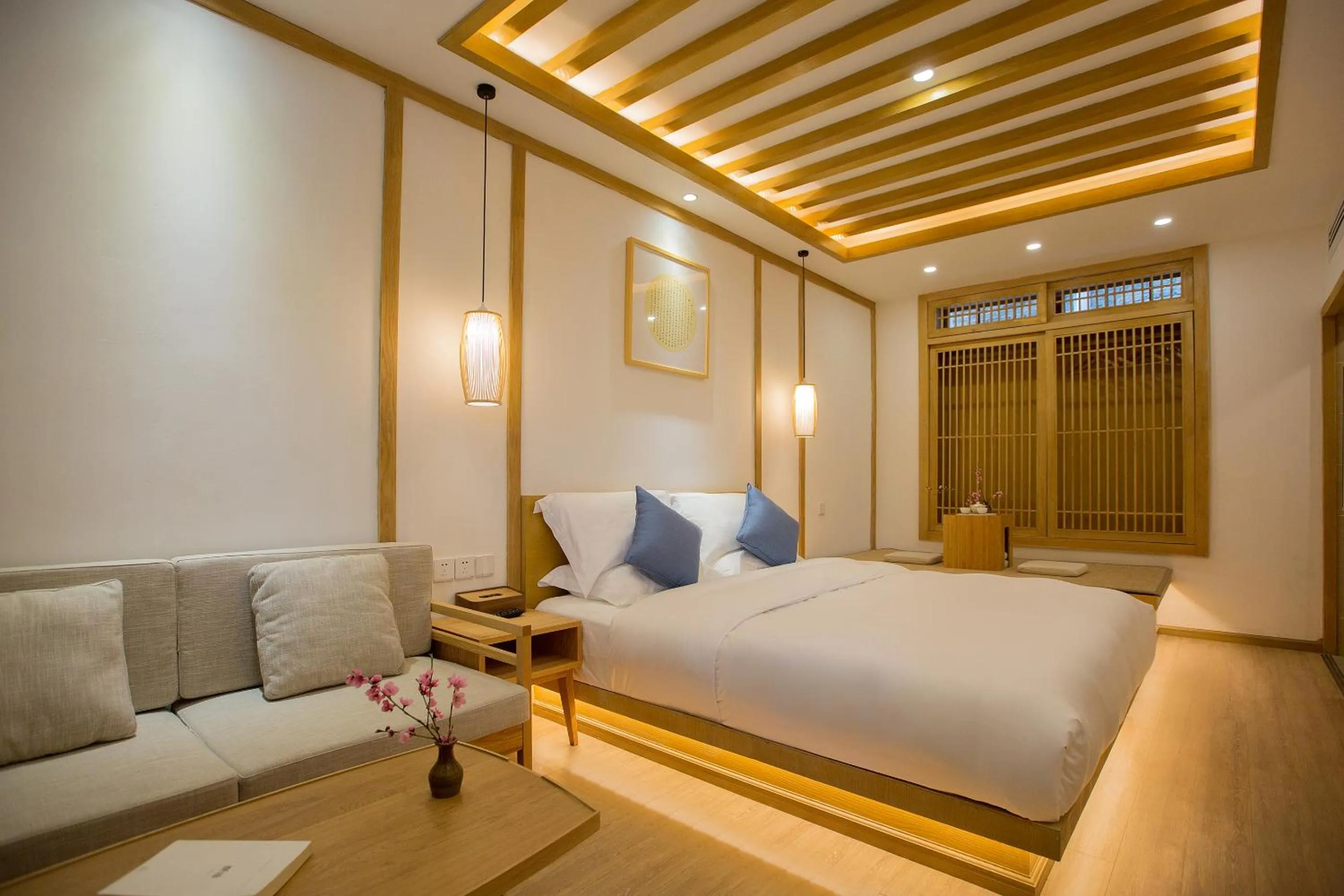 Photo of the whole room, Bed in Jianshe Inn