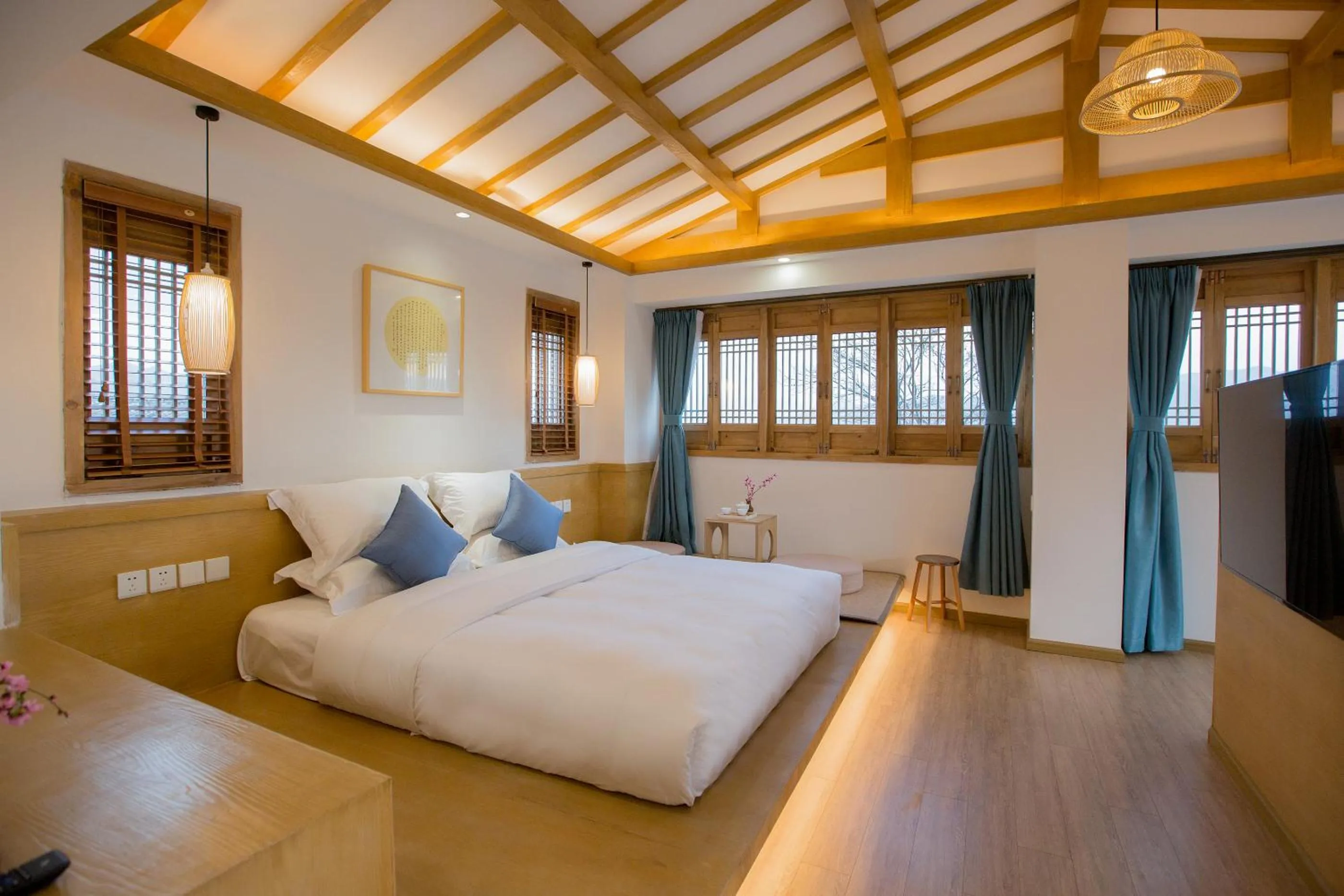 Photo of the whole room, Bed in Jianshe Inn