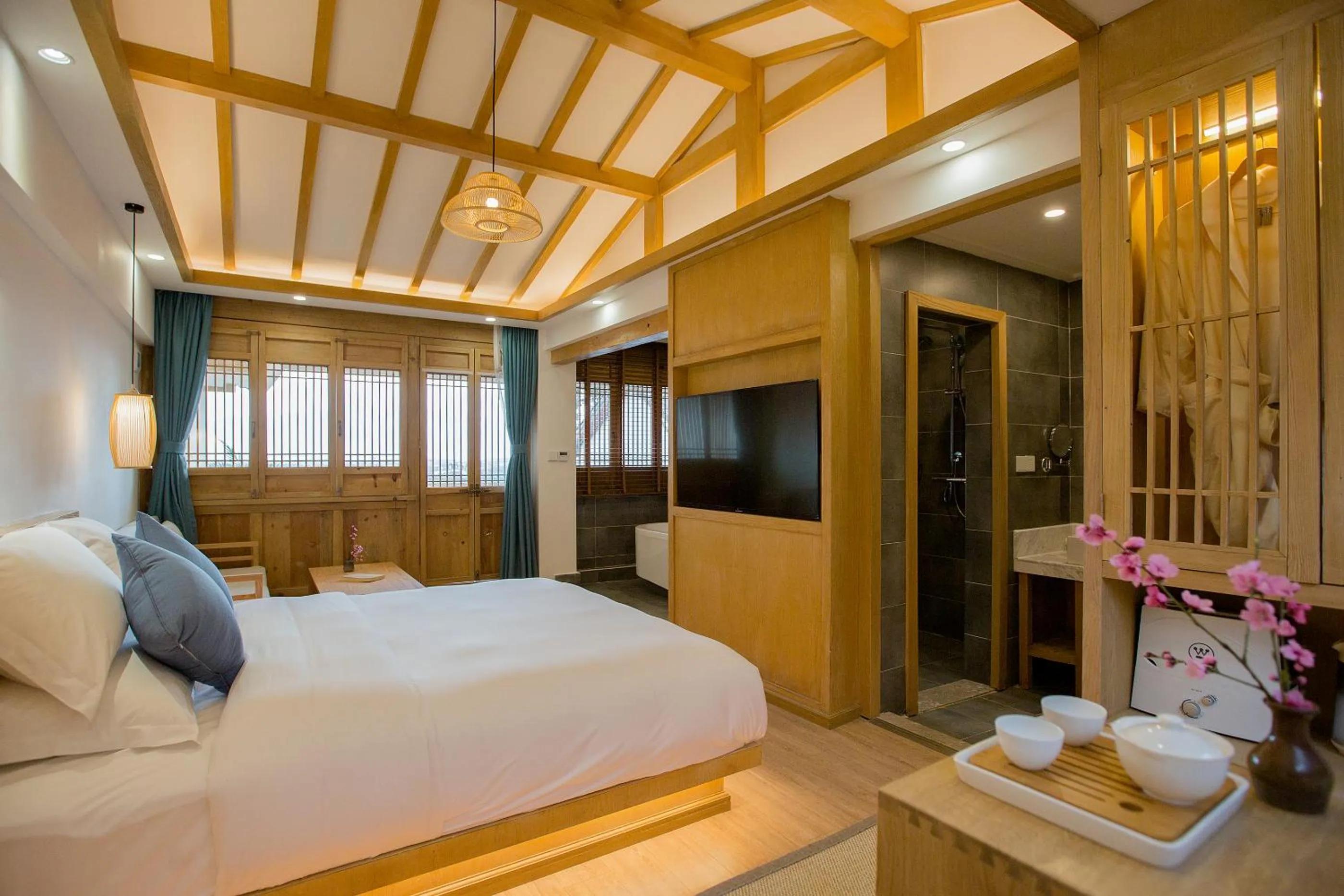 Photo of the whole room, Bed in Jianshe Inn