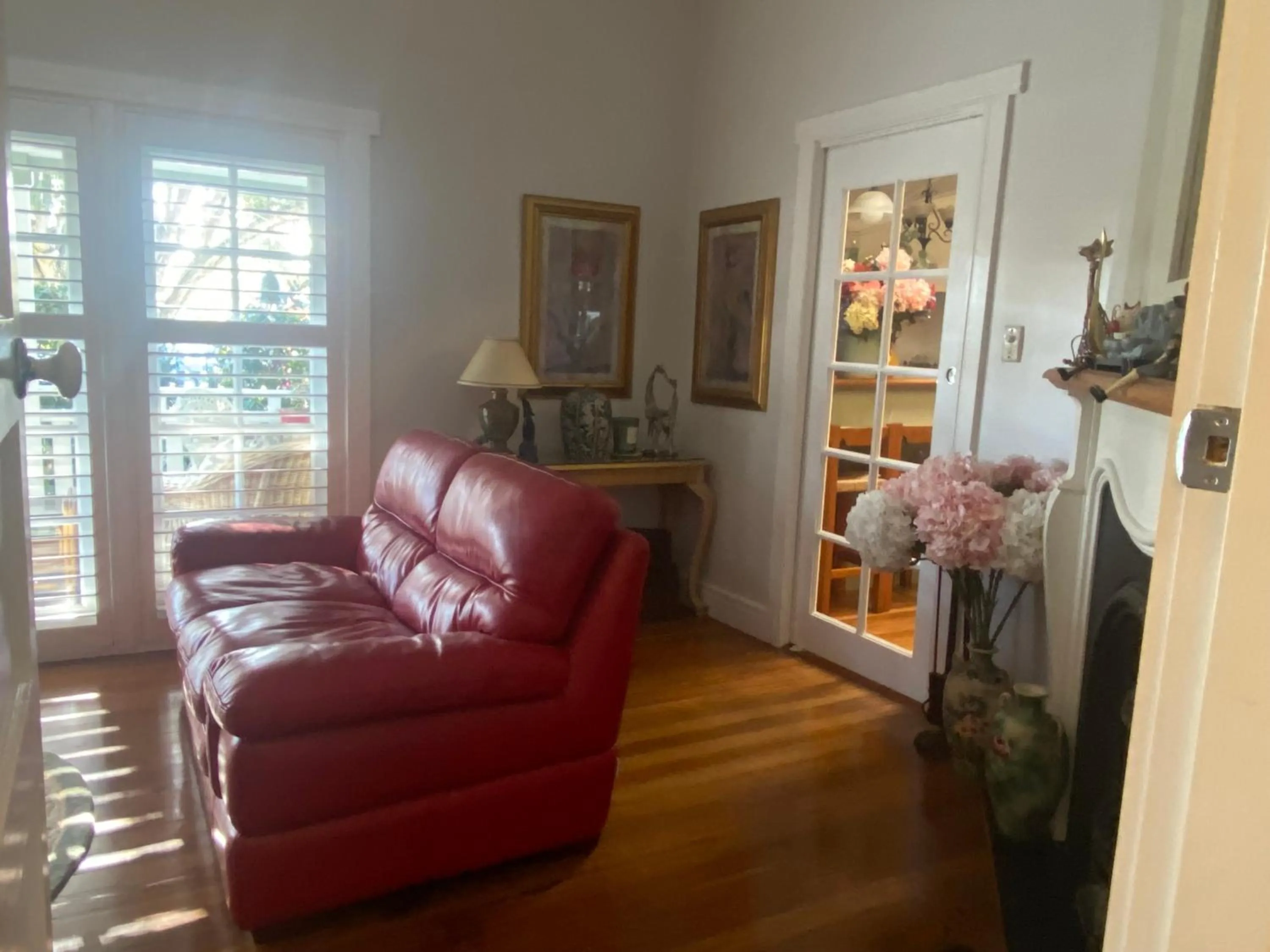 Communal lounge/ TV room in BIRCHES B&B