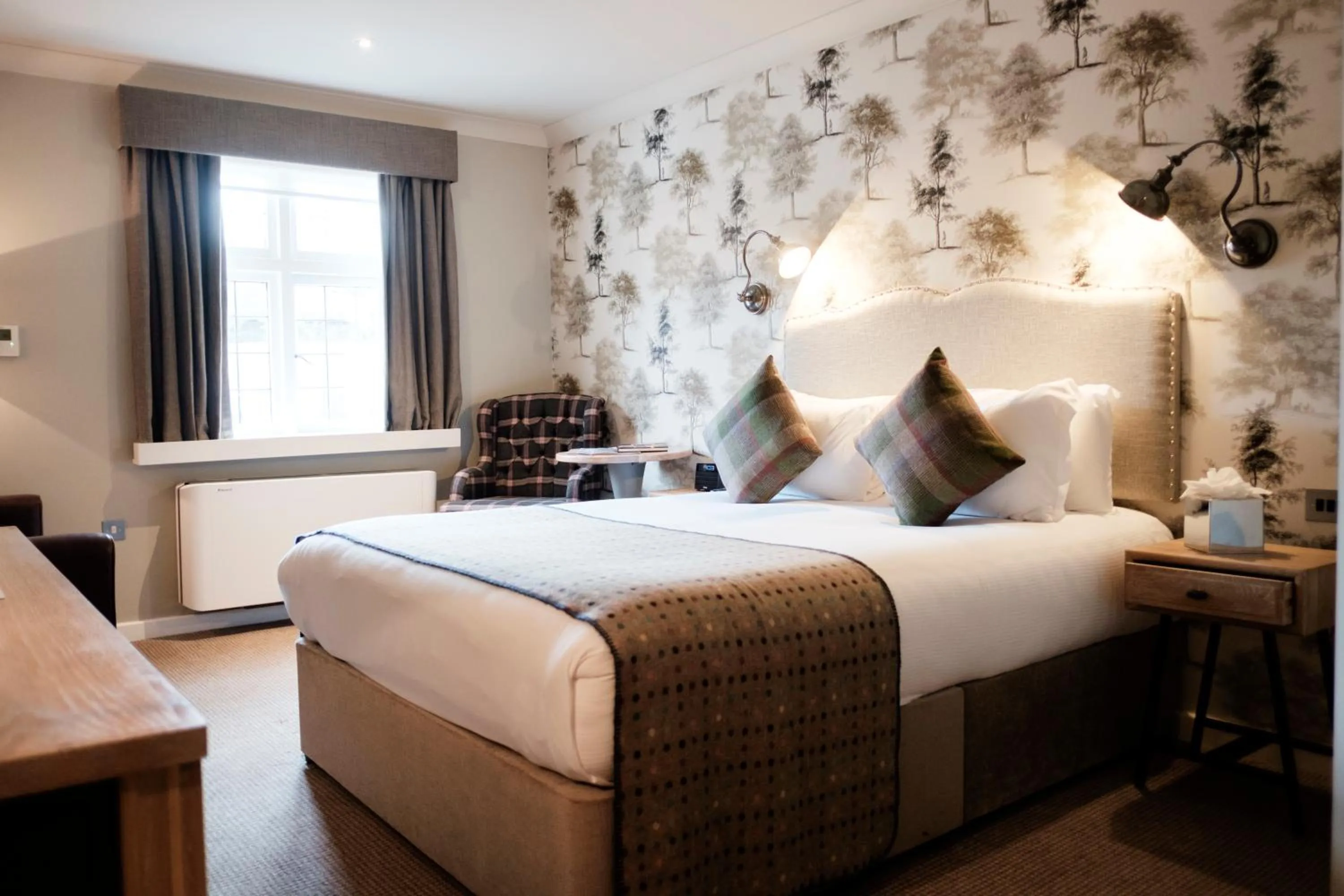 Photo of the whole room, Bed in The White Hart Hotel