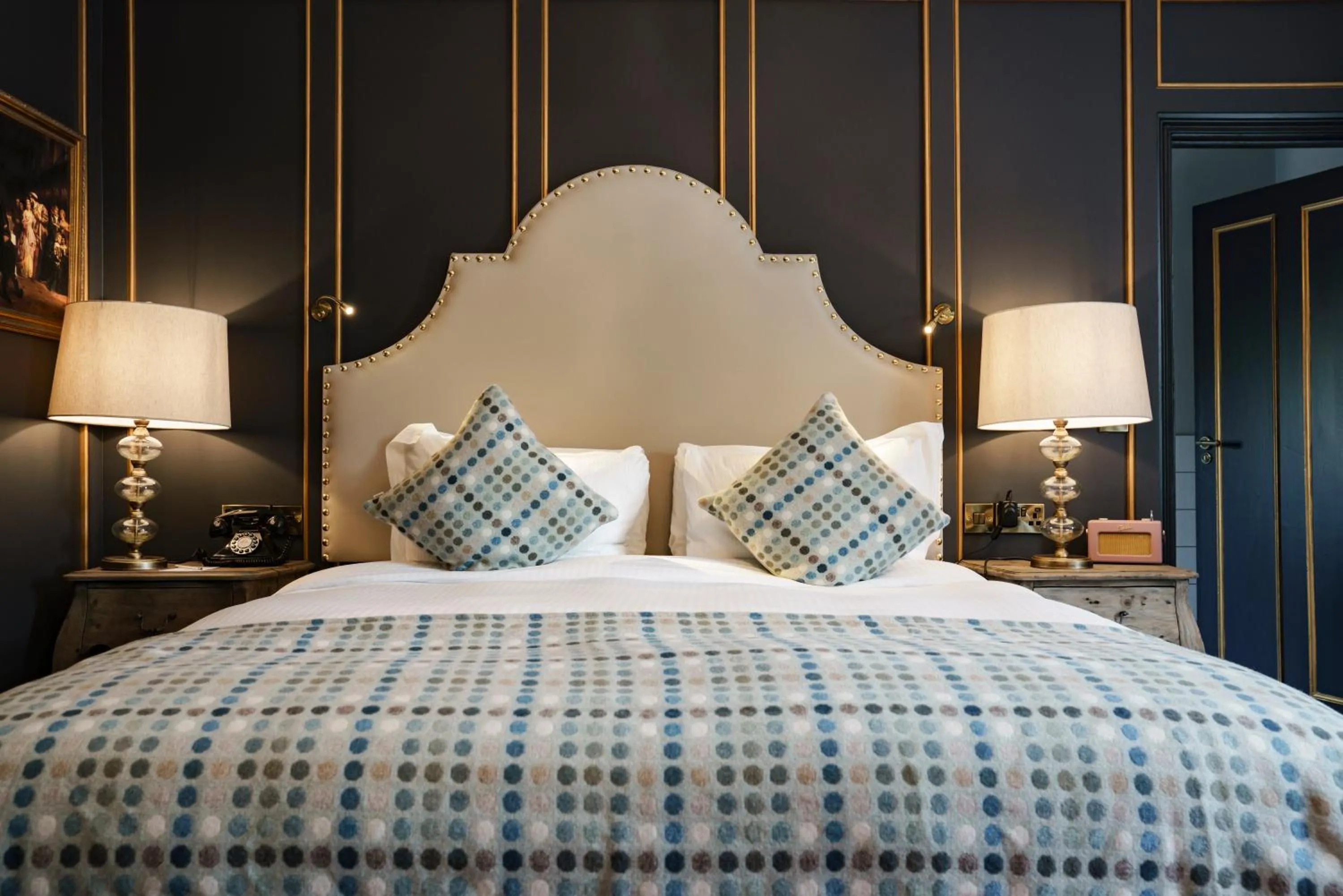 Photo of the whole room, Bed in The White Hart Hotel