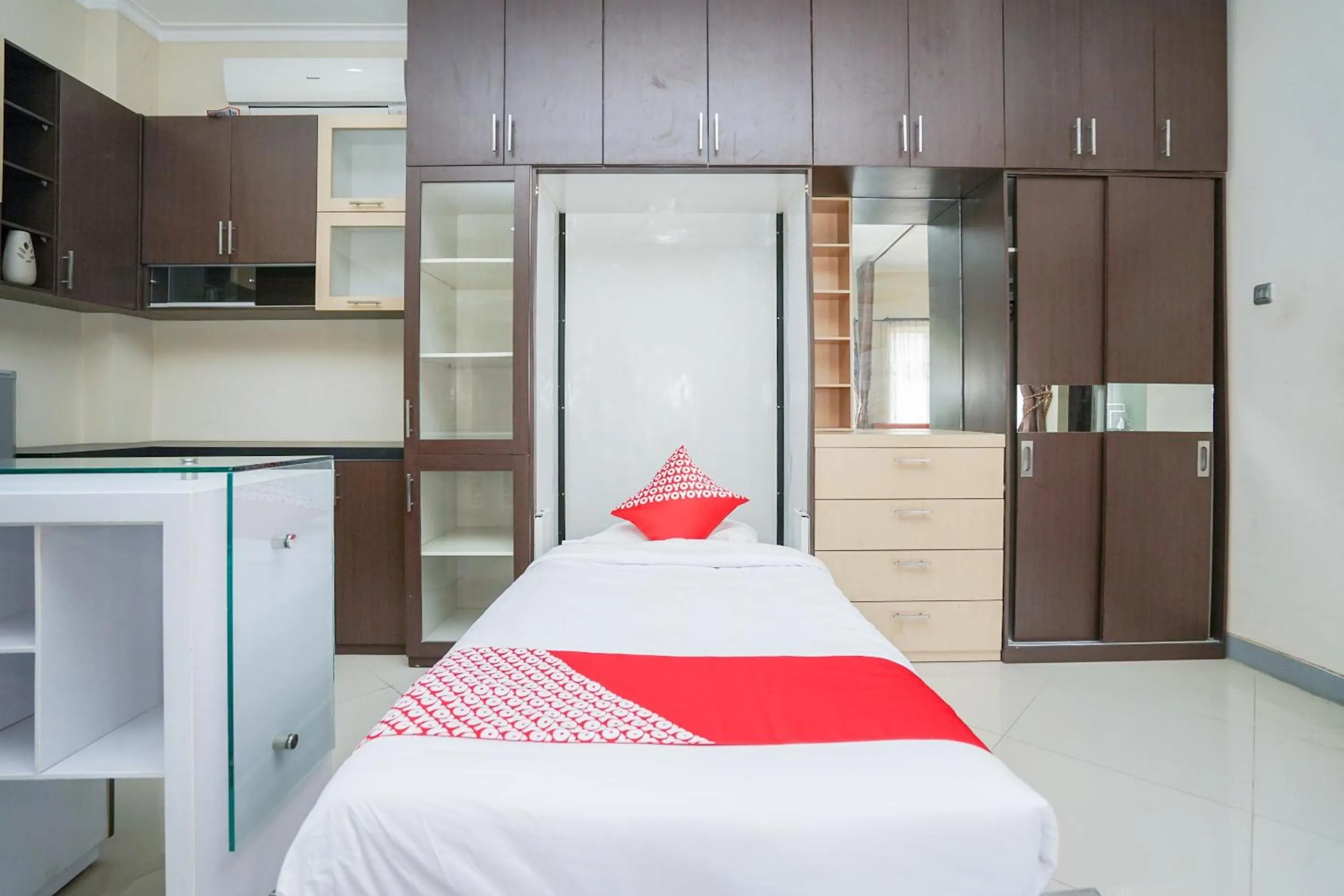 Bedroom, Bed in Capital O 1430 Hotel Ratna Syariah