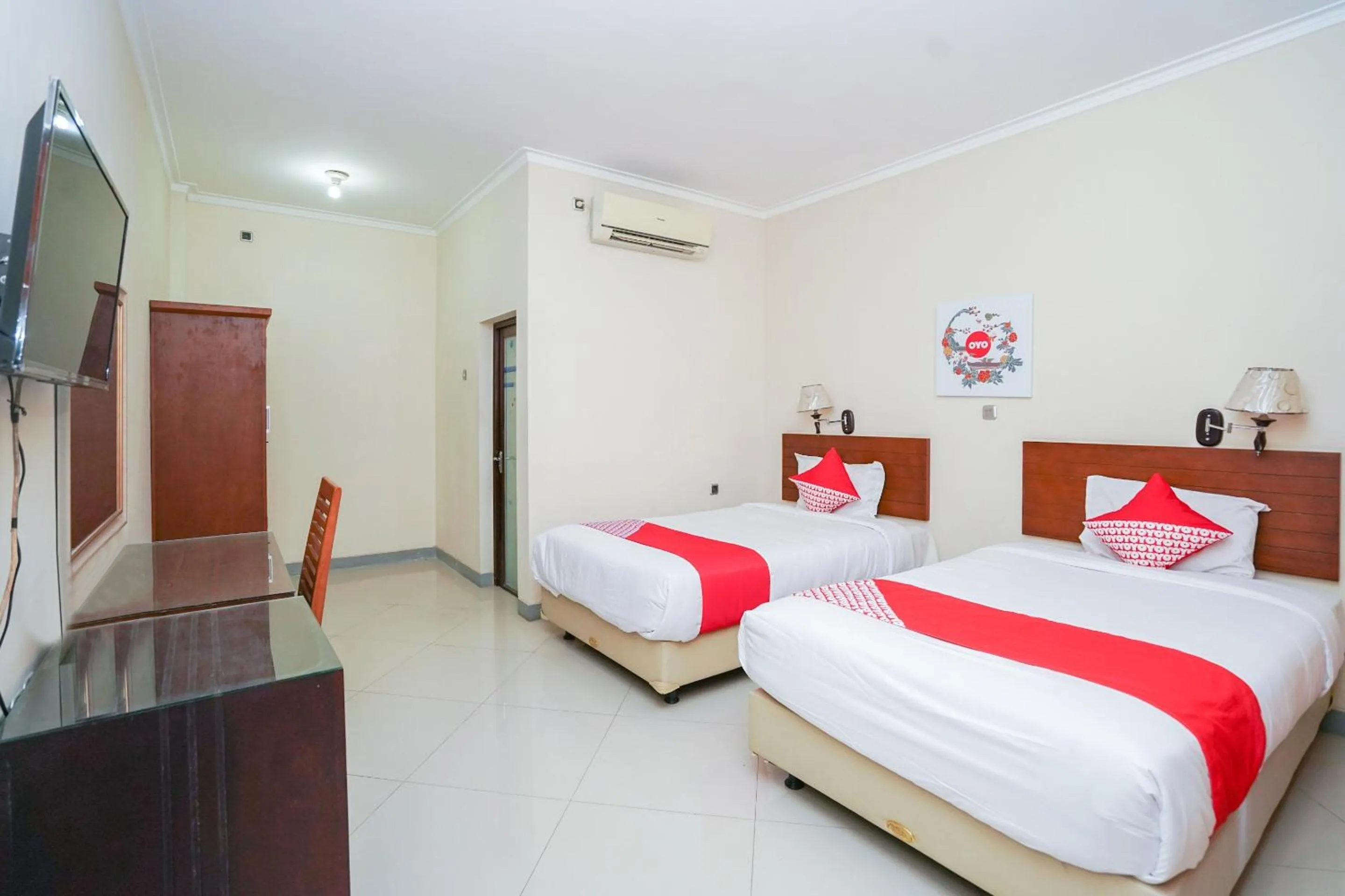 Bedroom, Bed in Capital O 1430 Hotel Ratna Syariah