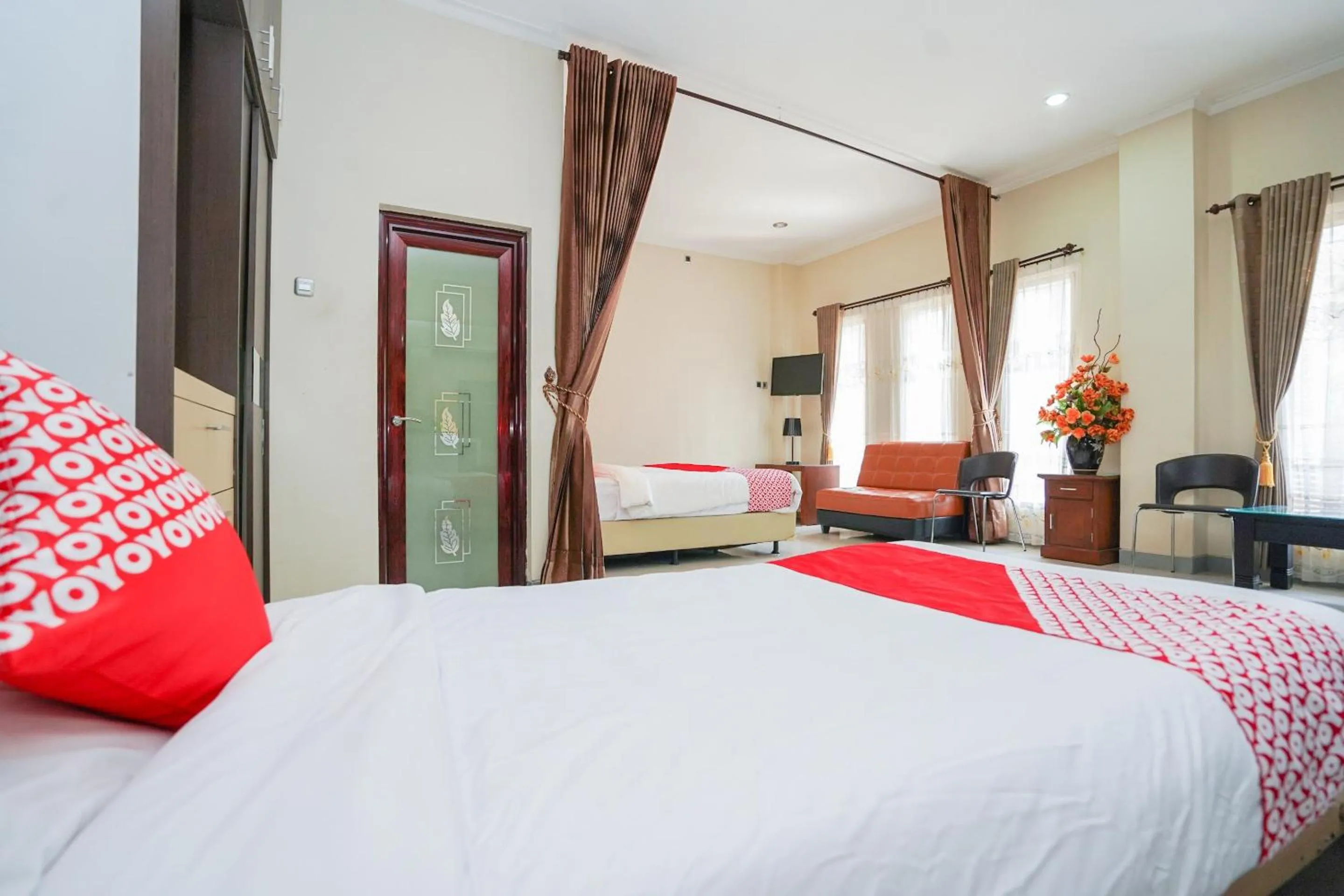 Bedroom, Bed in Capital O 1430 Hotel Ratna Syariah