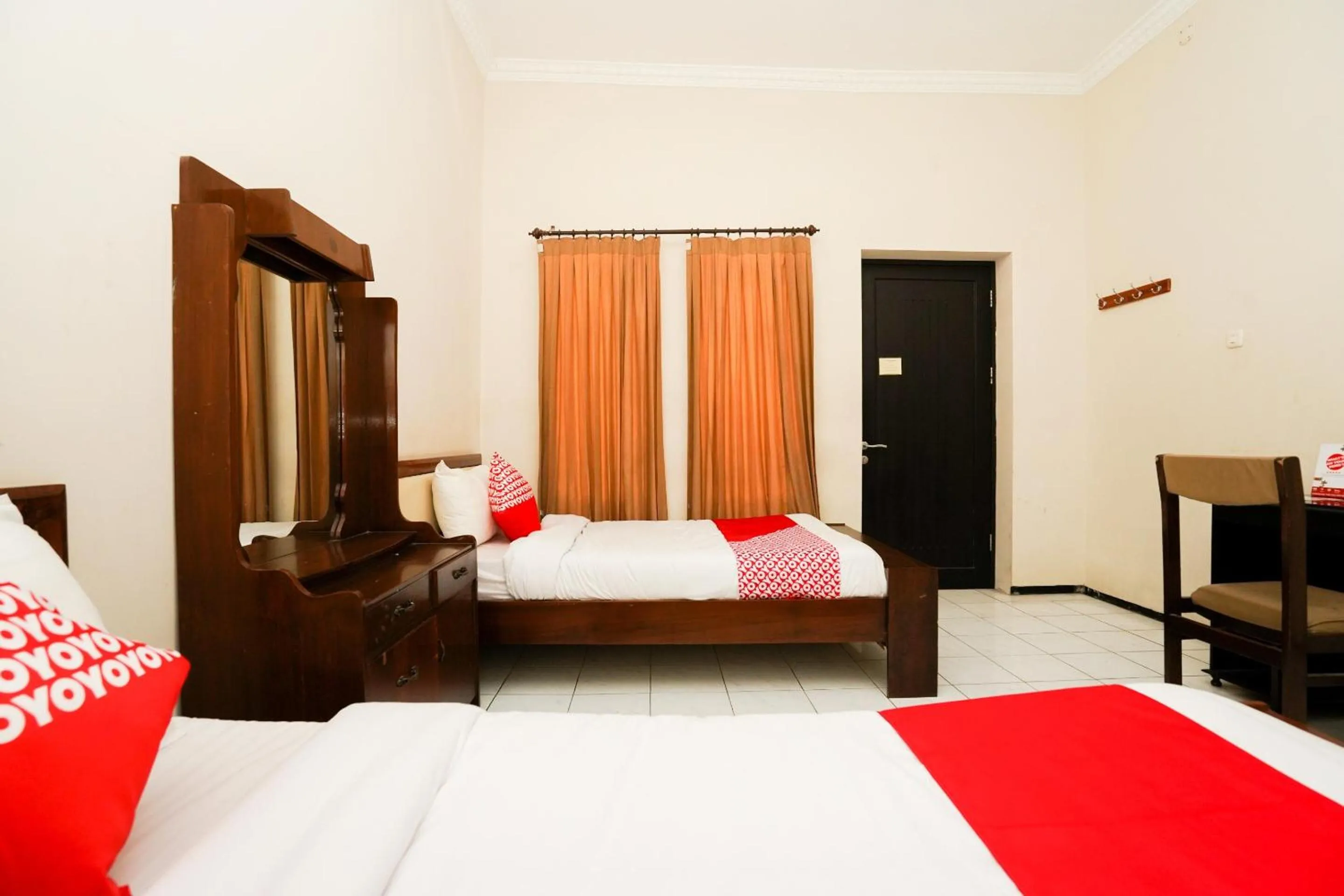 Bedroom, Bed in Capital O 1430 Hotel Ratna Syariah