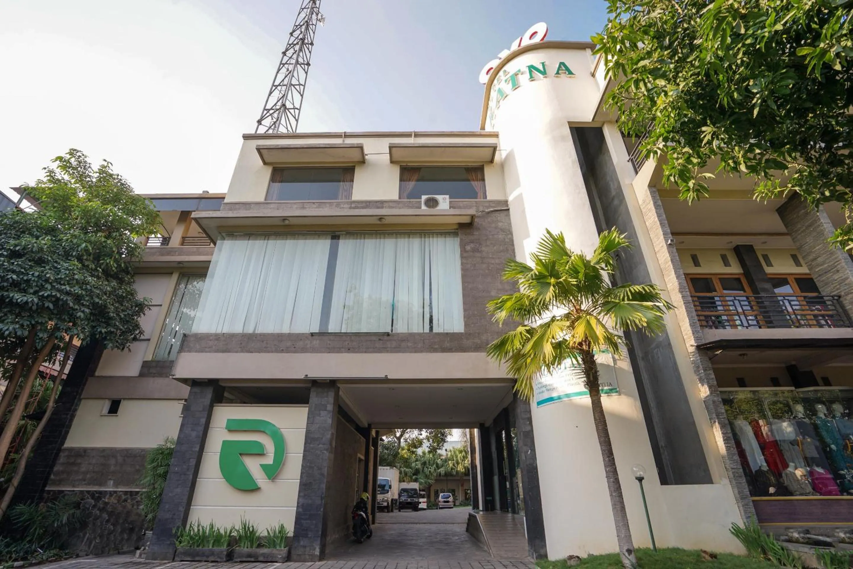 Facade/entrance in Capital O 1430 Hotel Ratna Syariah