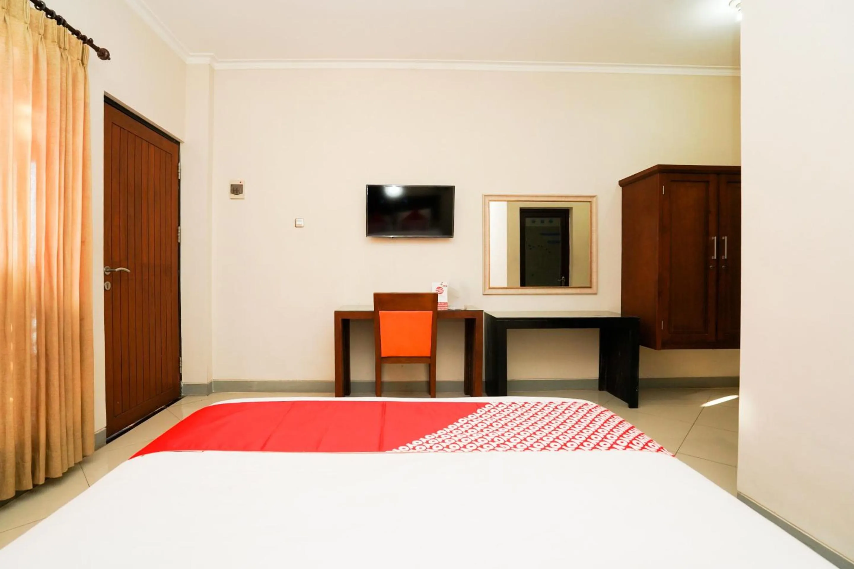 Bedroom, Bed in Capital O 1430 Hotel Ratna Syariah