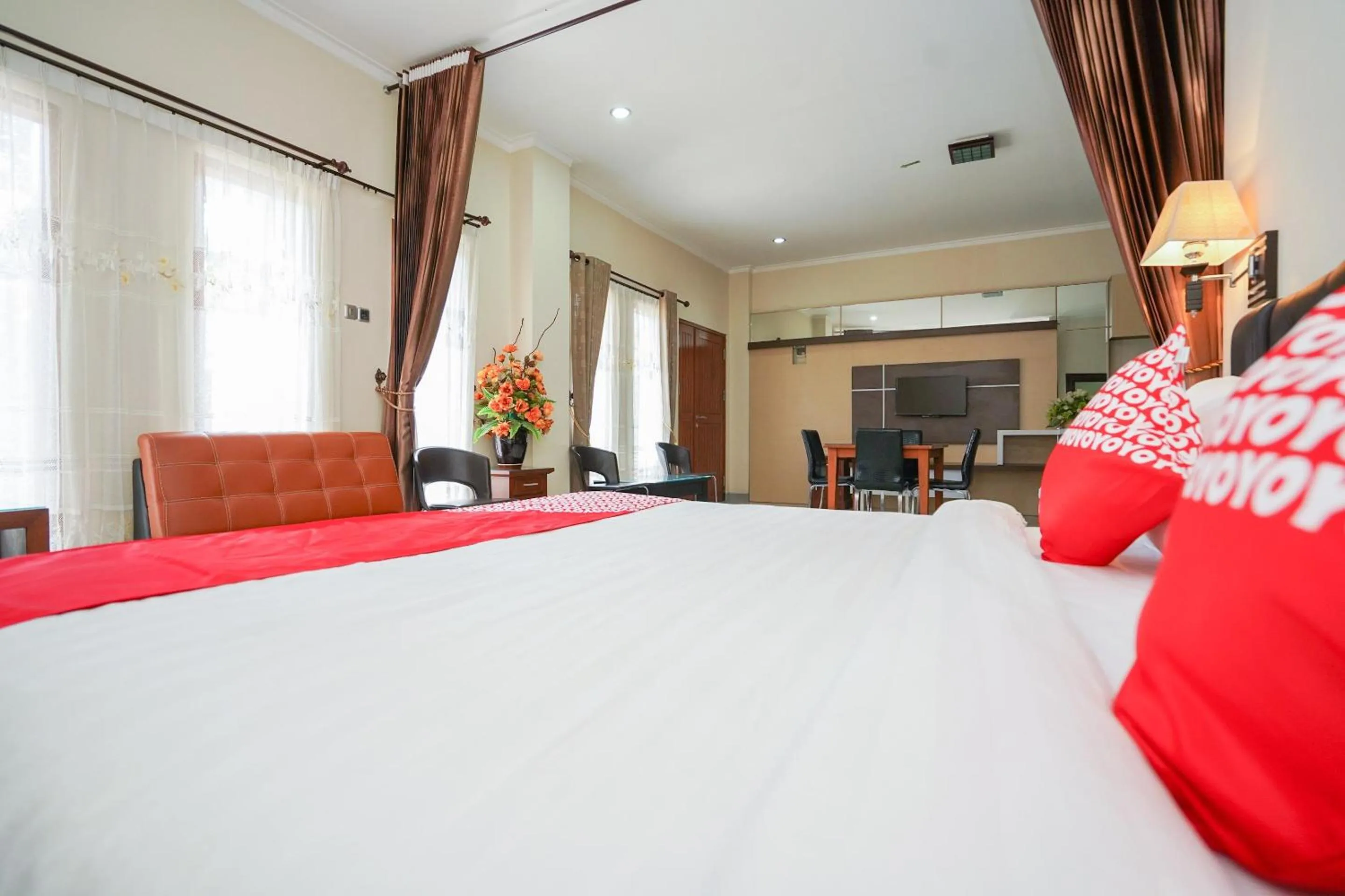 Bedroom, Bed in Capital O 1430 Hotel Ratna Syariah