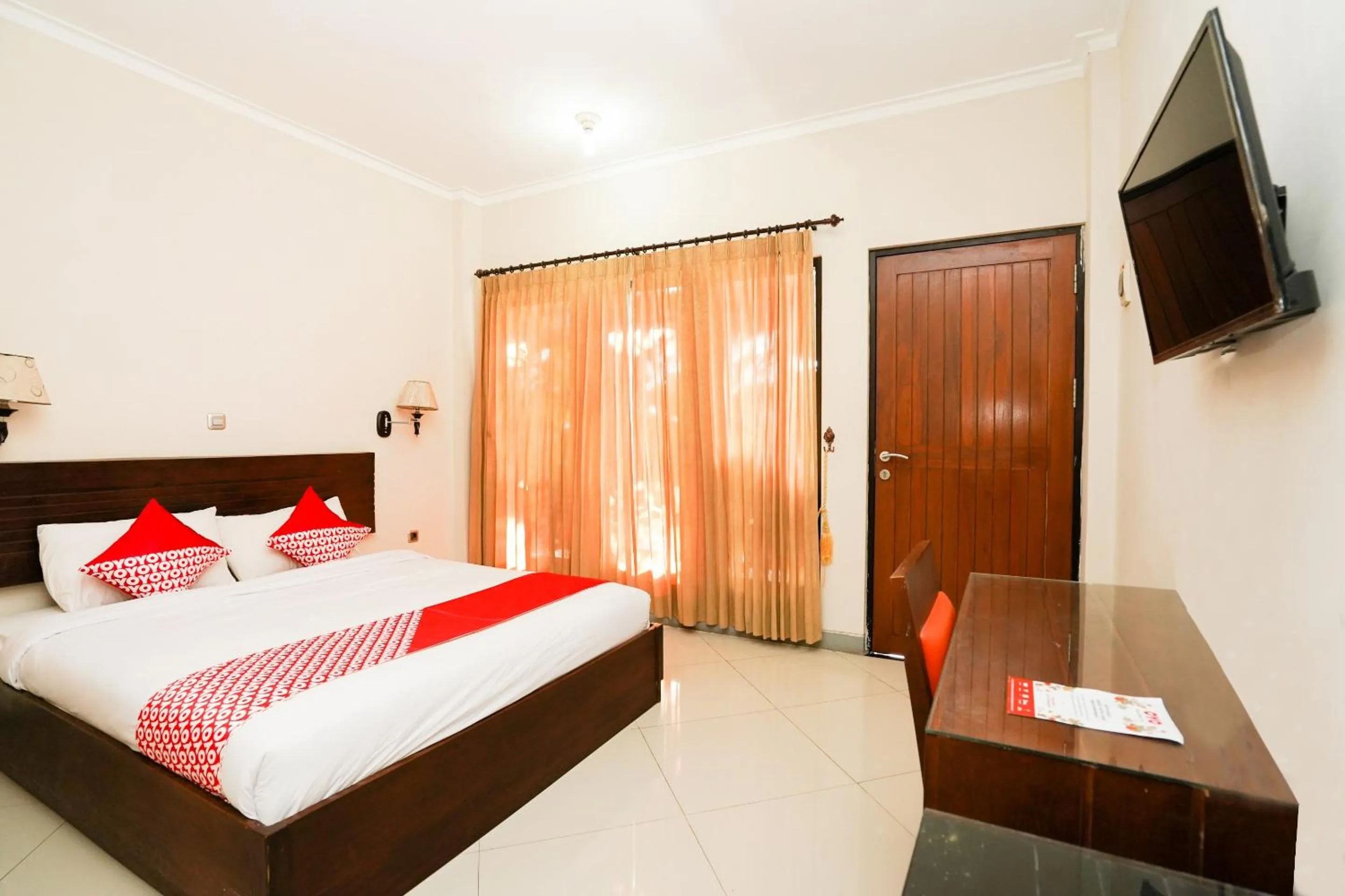 Bedroom, Bed in Capital O 1430 Hotel Ratna Syariah