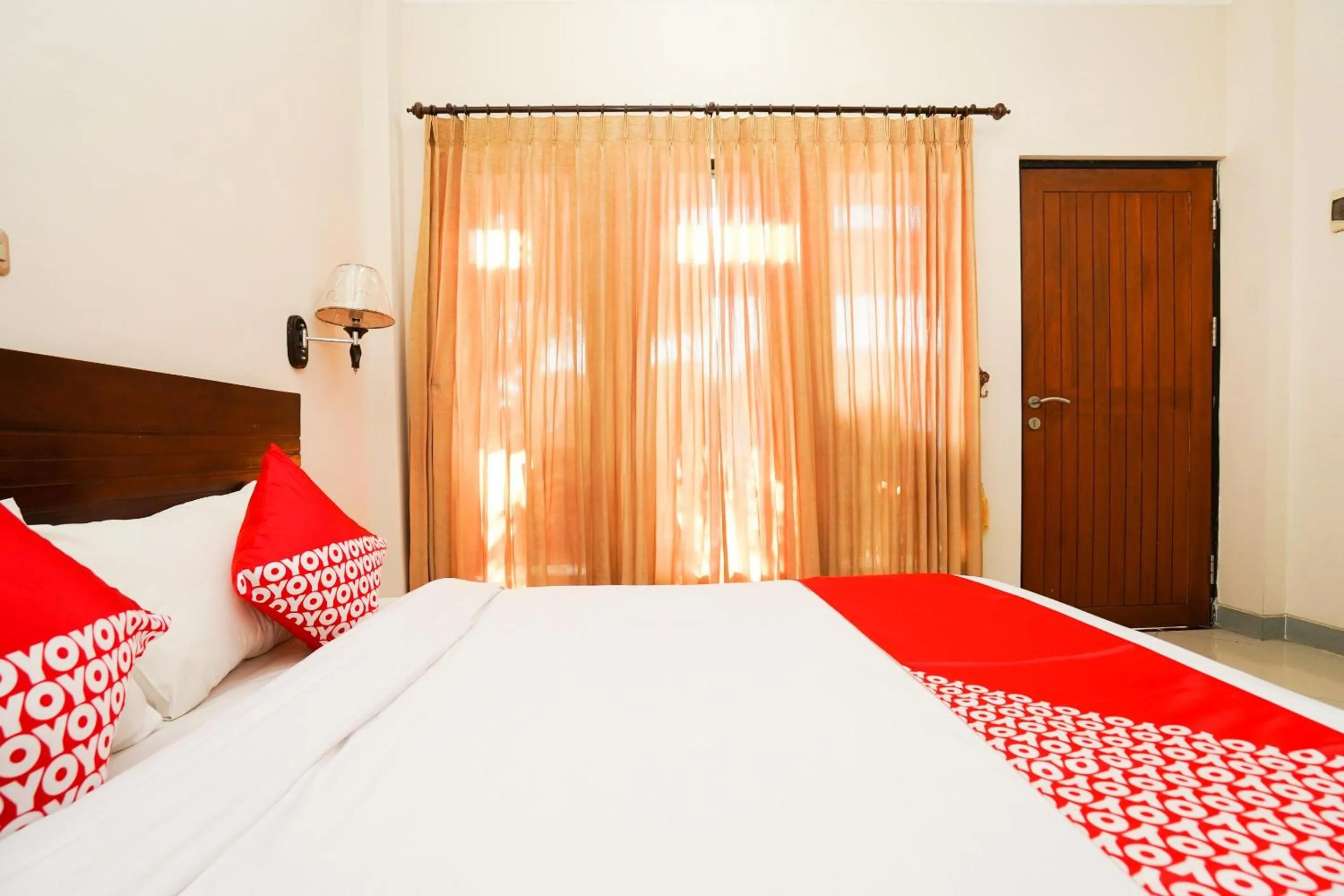 Bedroom, Bed in Capital O 1430 Hotel Ratna Syariah