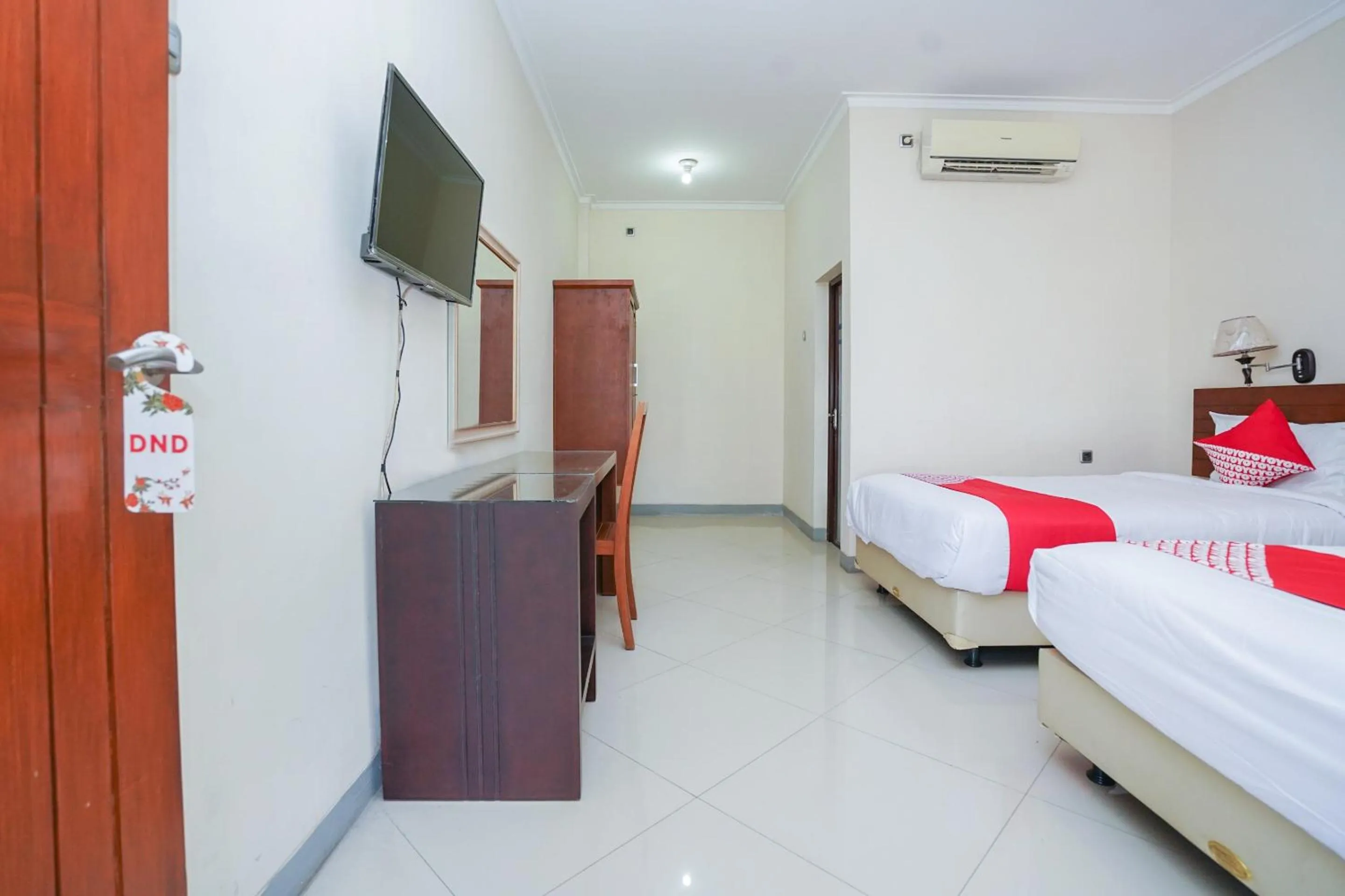 Bedroom, Bed in Capital O 1430 Hotel Ratna Syariah