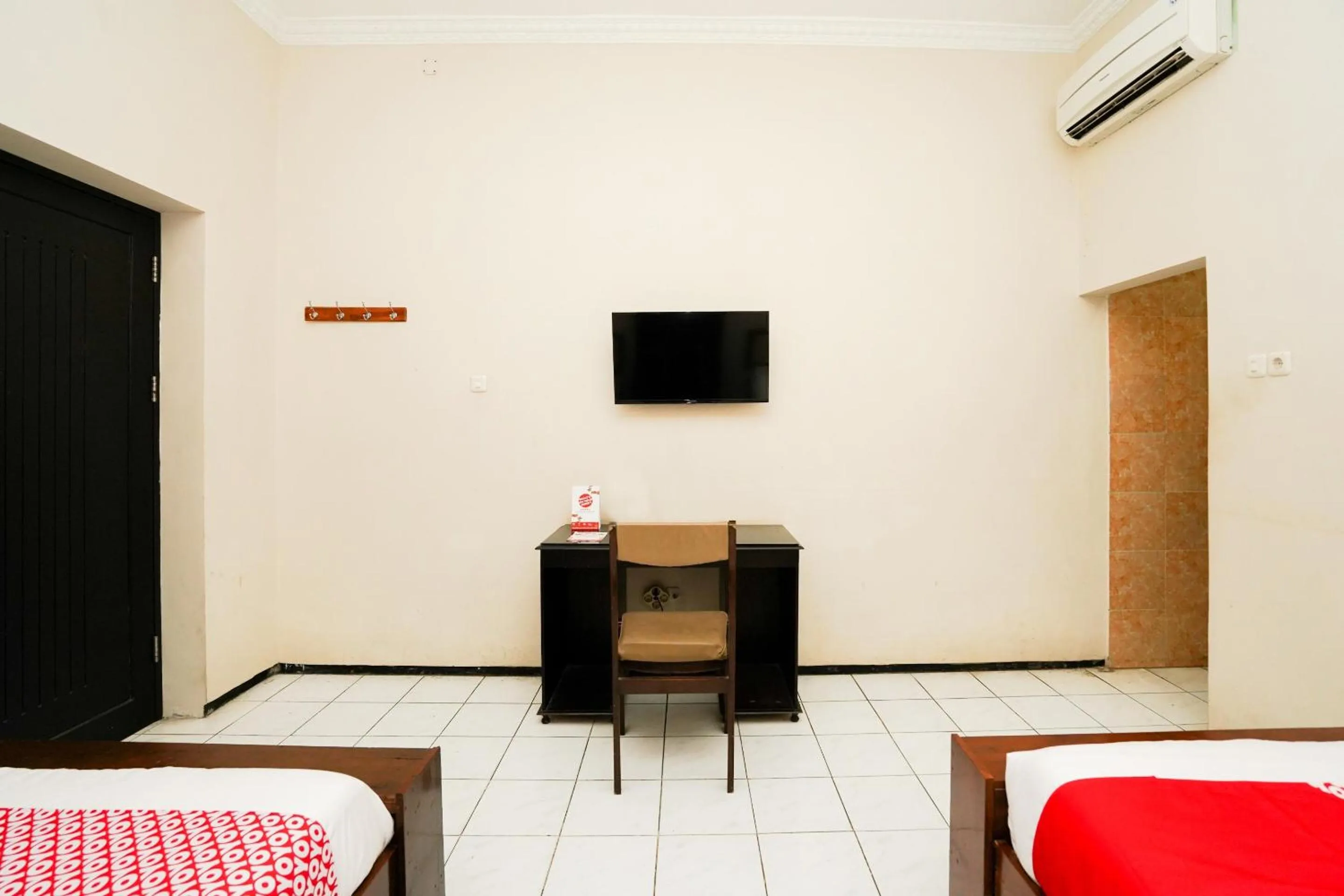 Bedroom, Bed in Capital O 1430 Hotel Ratna Syariah