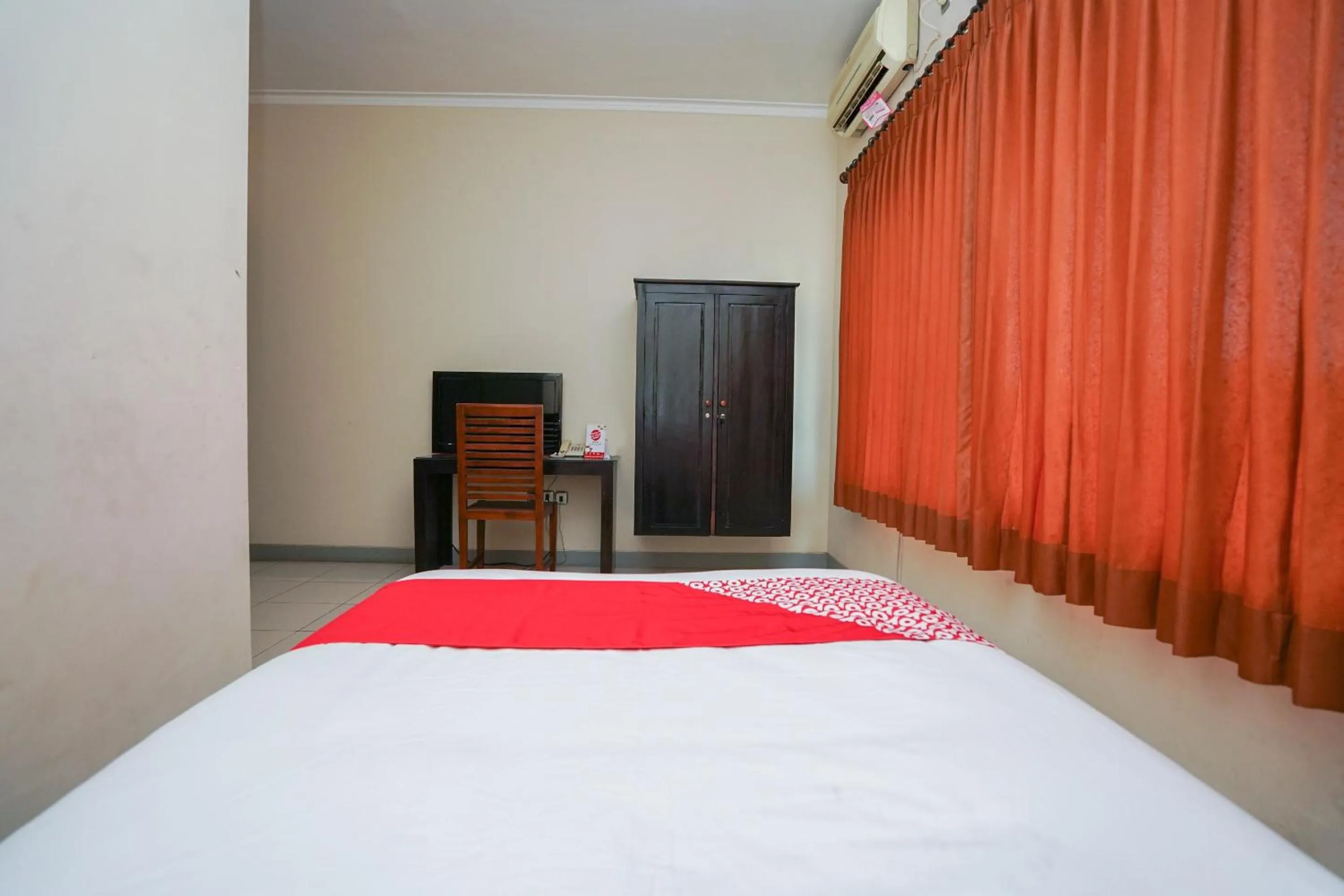 Bedroom, Bed in Capital O 1430 Hotel Ratna Syariah