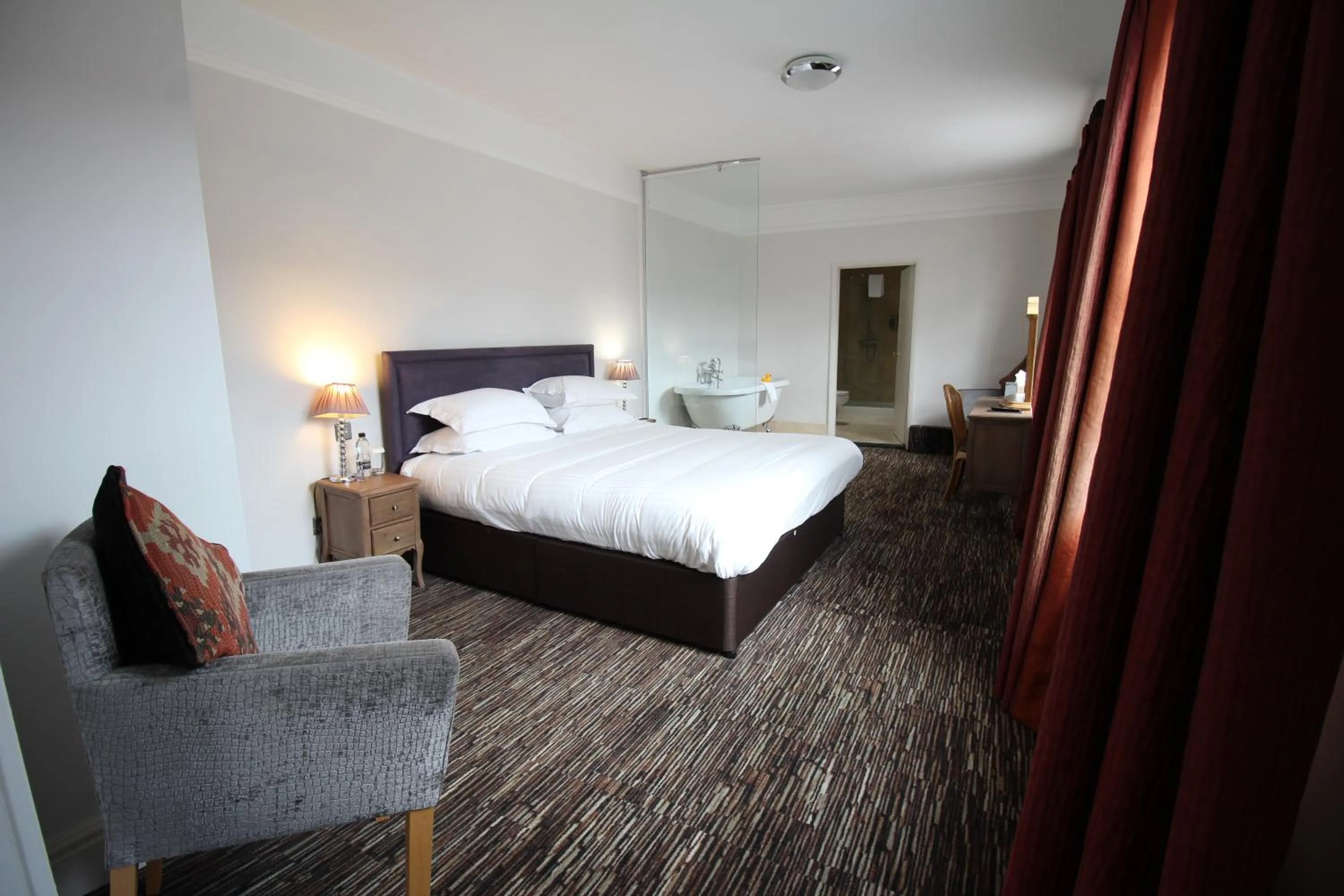 Bed in The Saracens Head Hotel