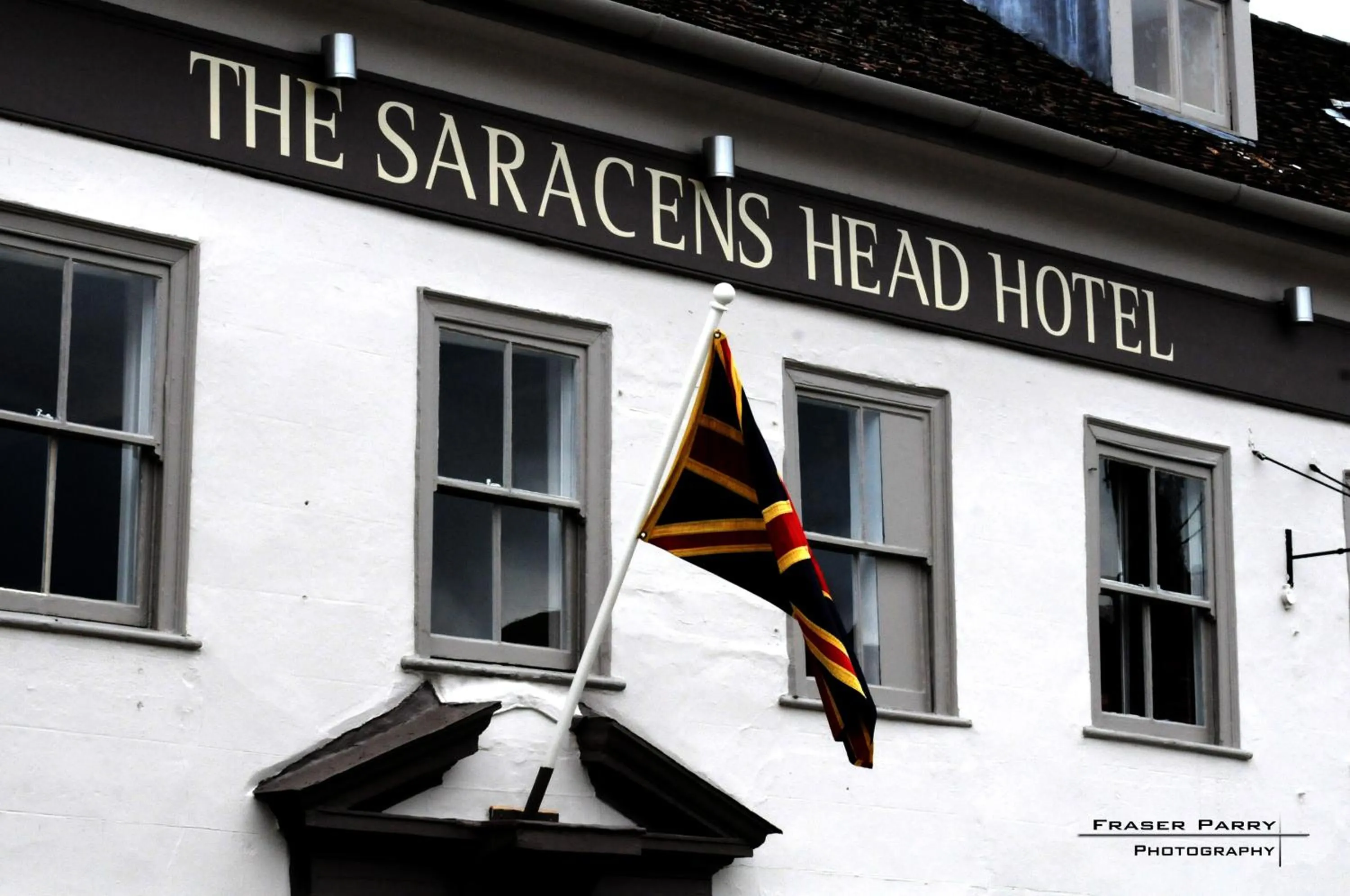 Facade/entrance in The Saracens Head Hotel