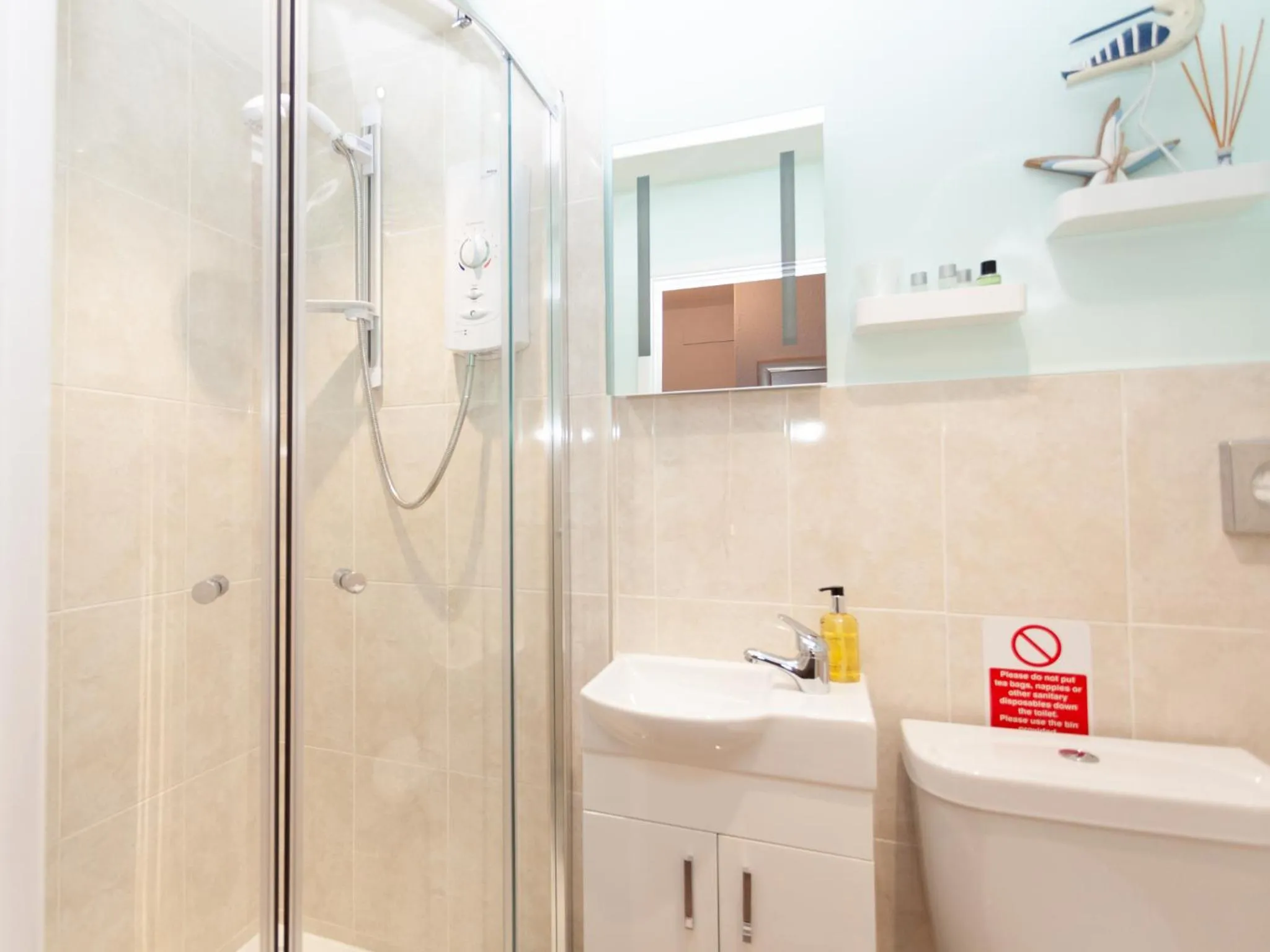 Bathroom in The Ravenswood B&B