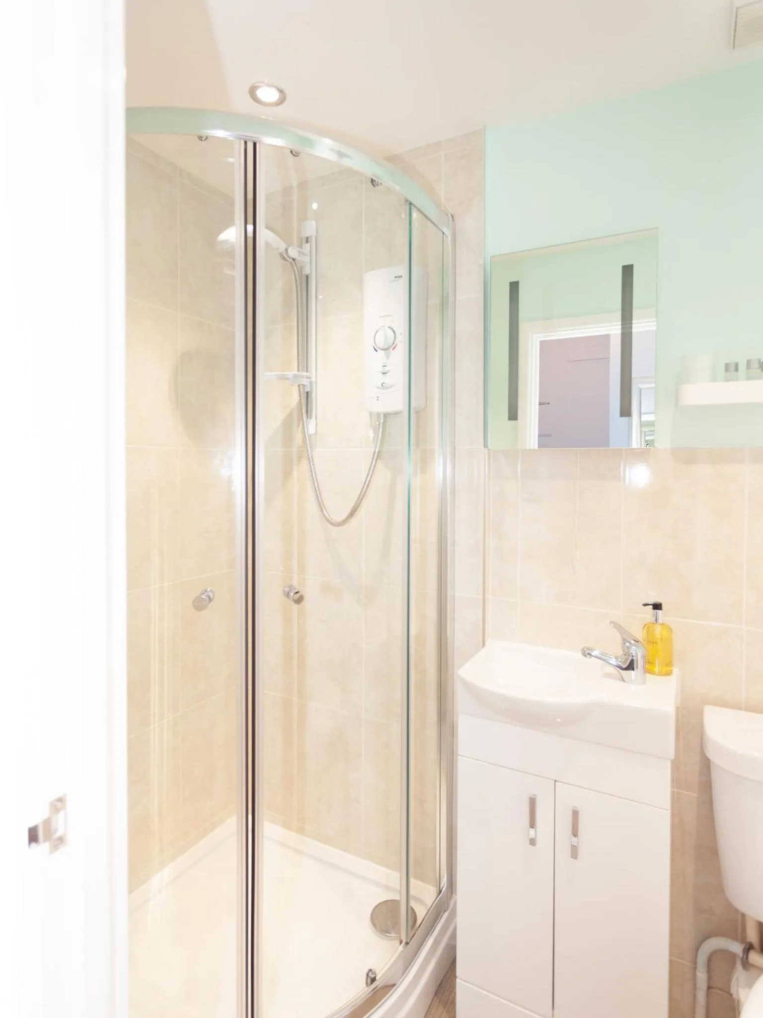 Bathroom in The Ravenswood B&B