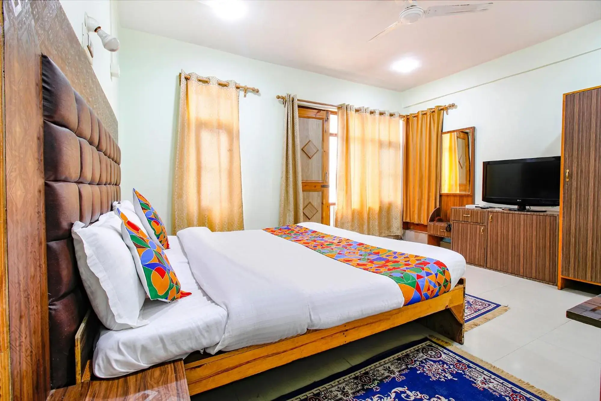 Bed in FabHotel Grand Comforts - Near Airport Bed in FabHotel Grand Comforts - Near Airport