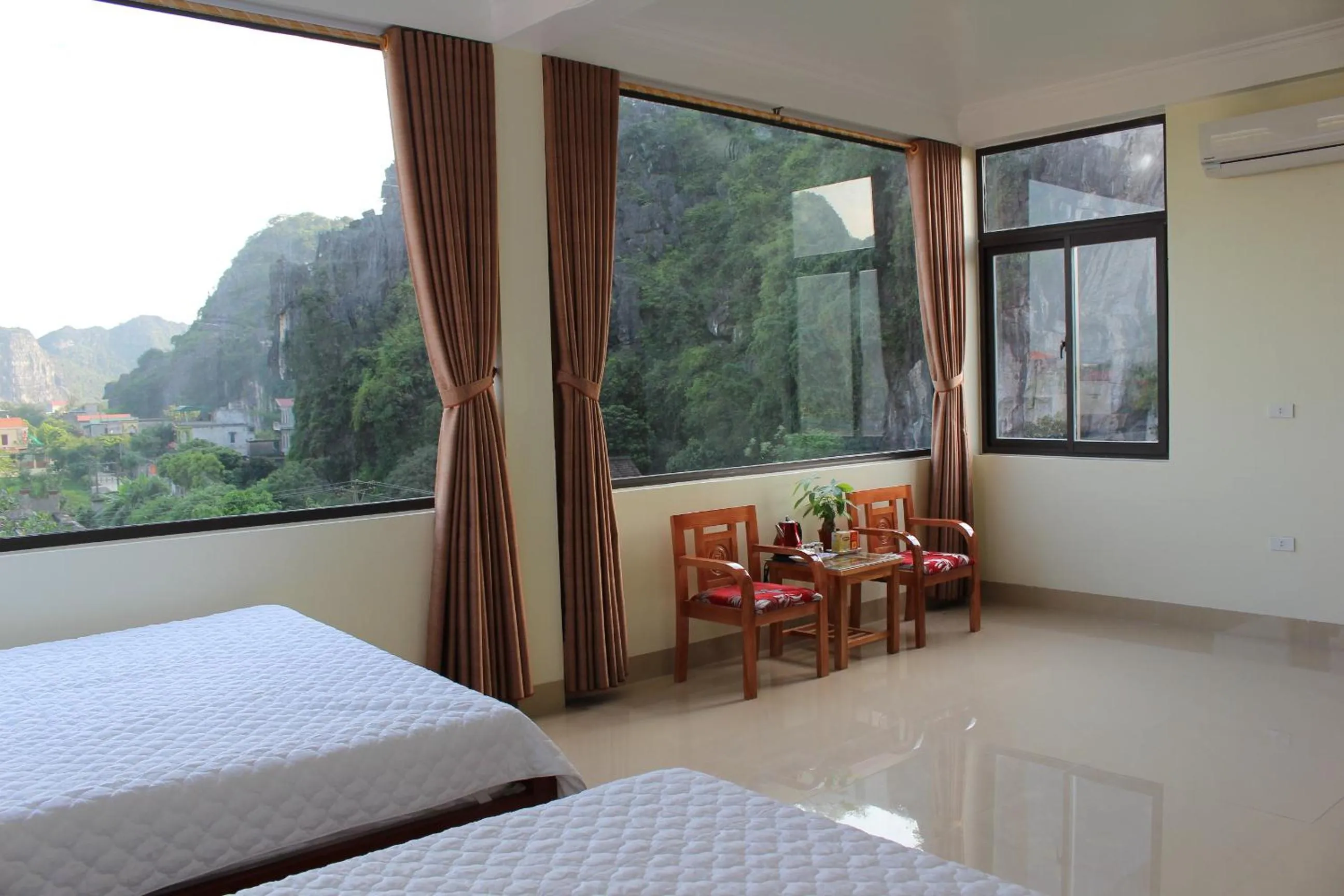 View (from property/room), Bed in Sierra Homestay