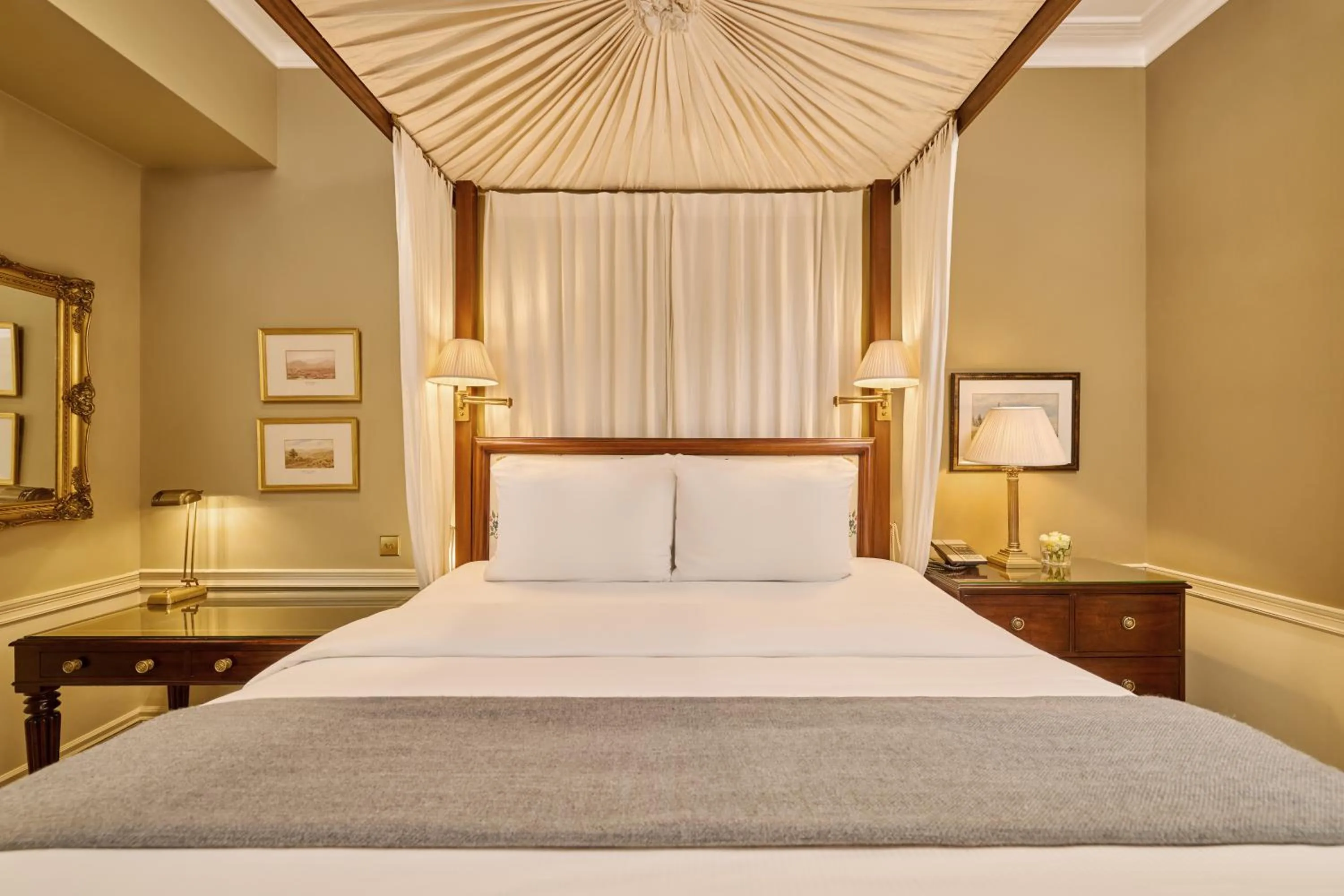 Bed in Roseate House London