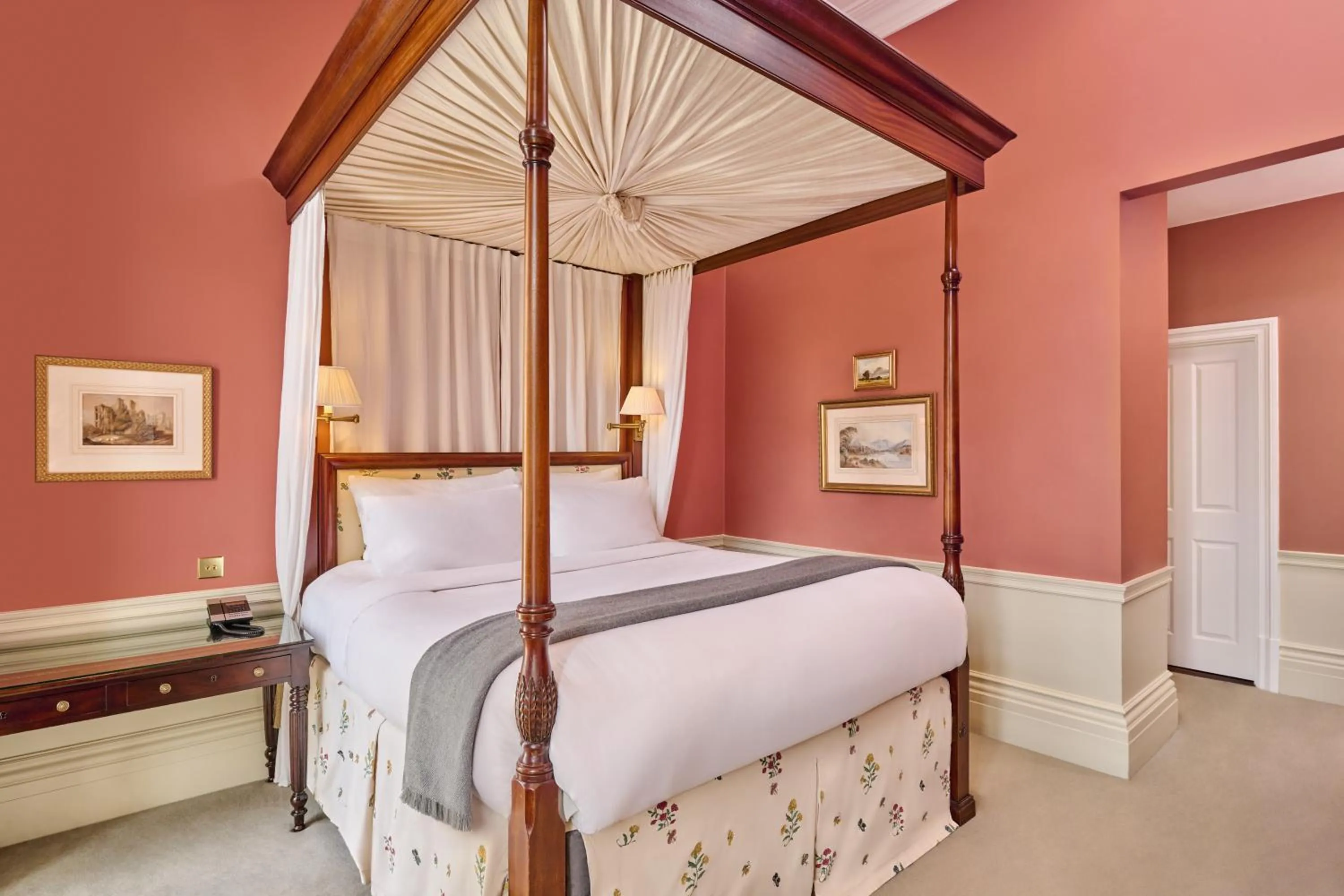 Bed in Roseate House London