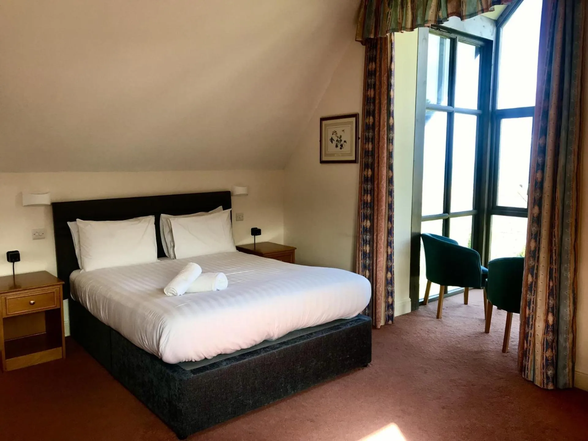 Bed in Louisa Lodge & Purbeck House Hotel