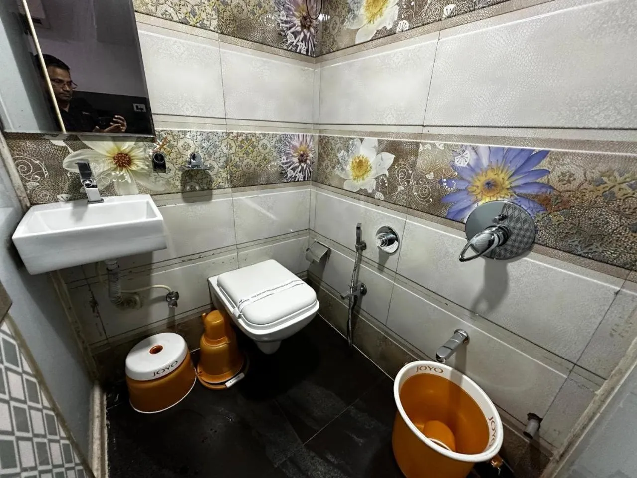 Toilet in Hotel Fantacee