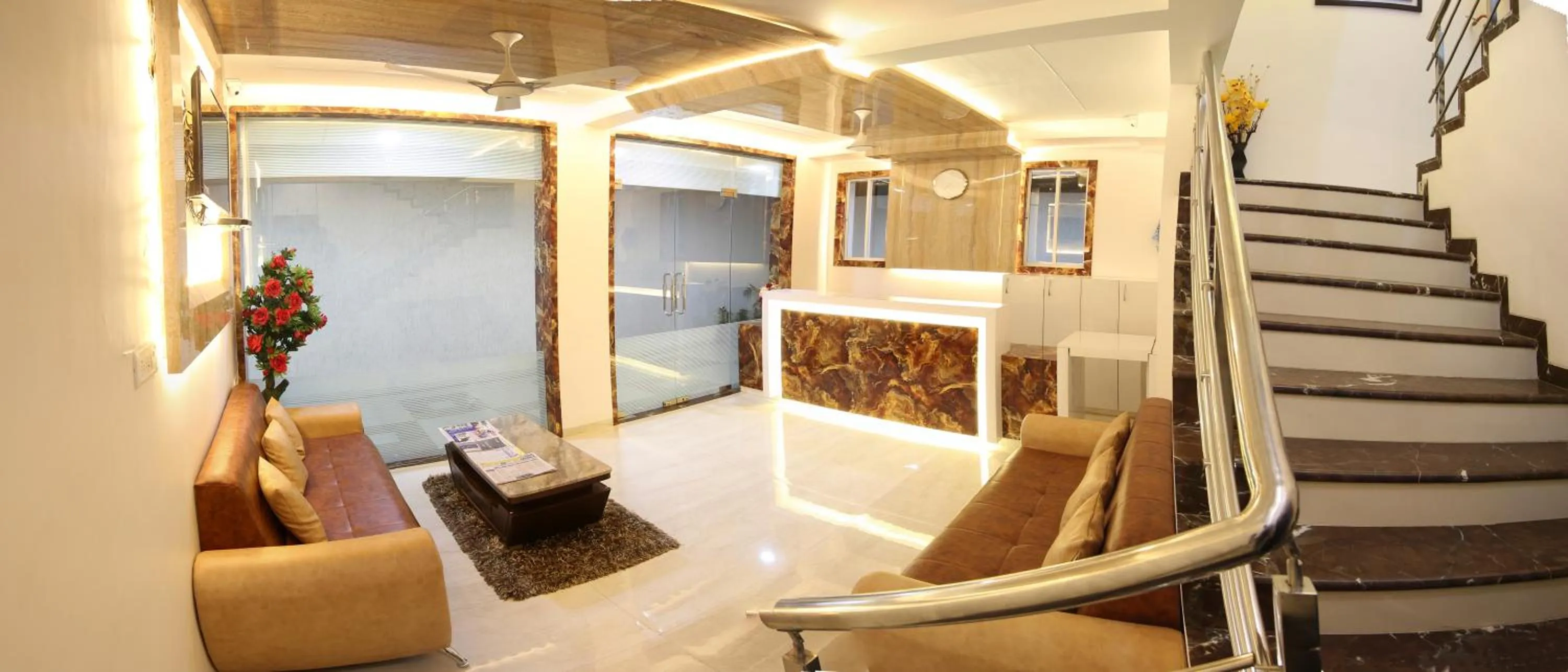 Night in Hotel Fantacee