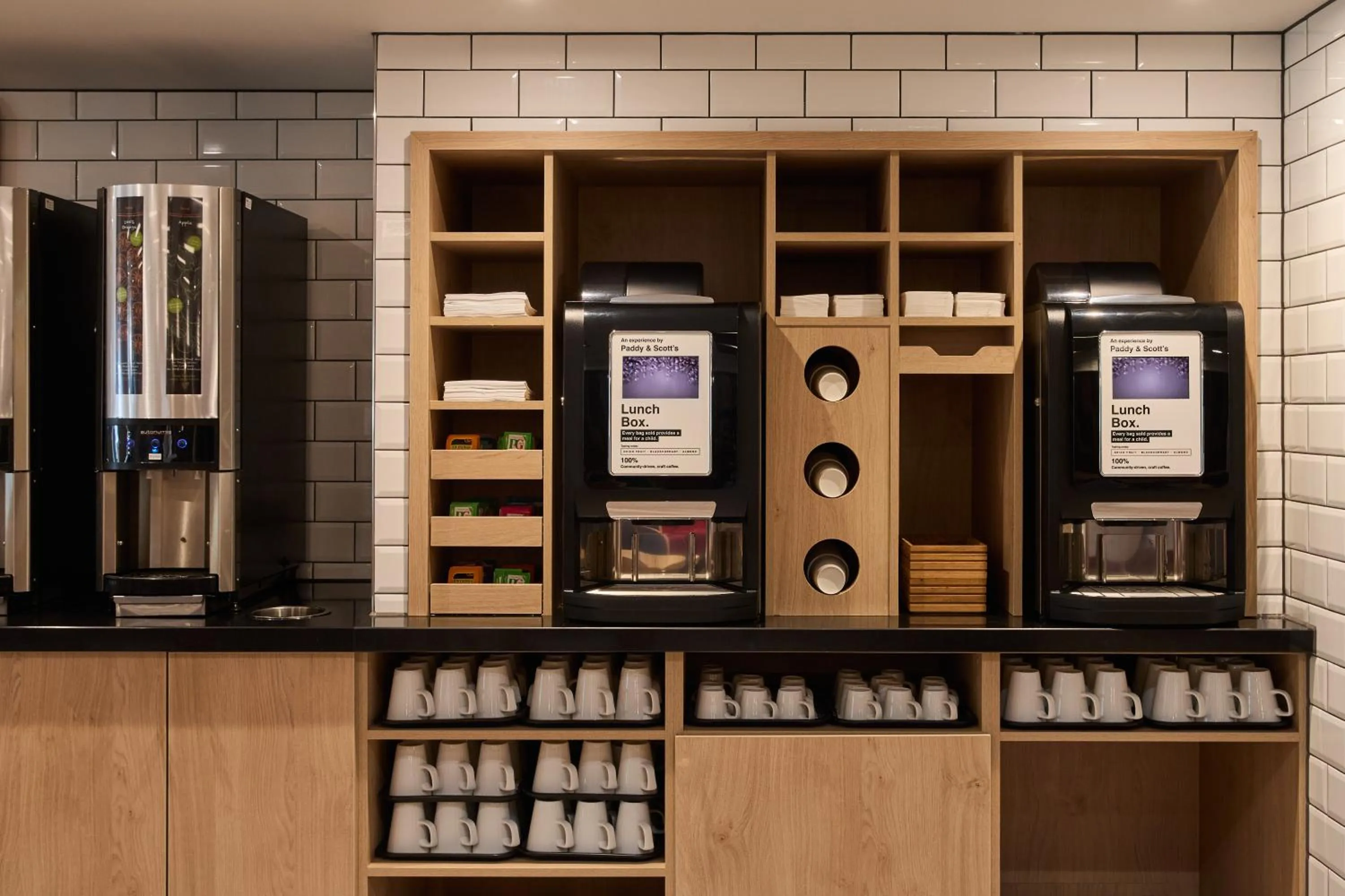 Restaurant/places to eat in Holiday Inn Express London Limehouse by IHG