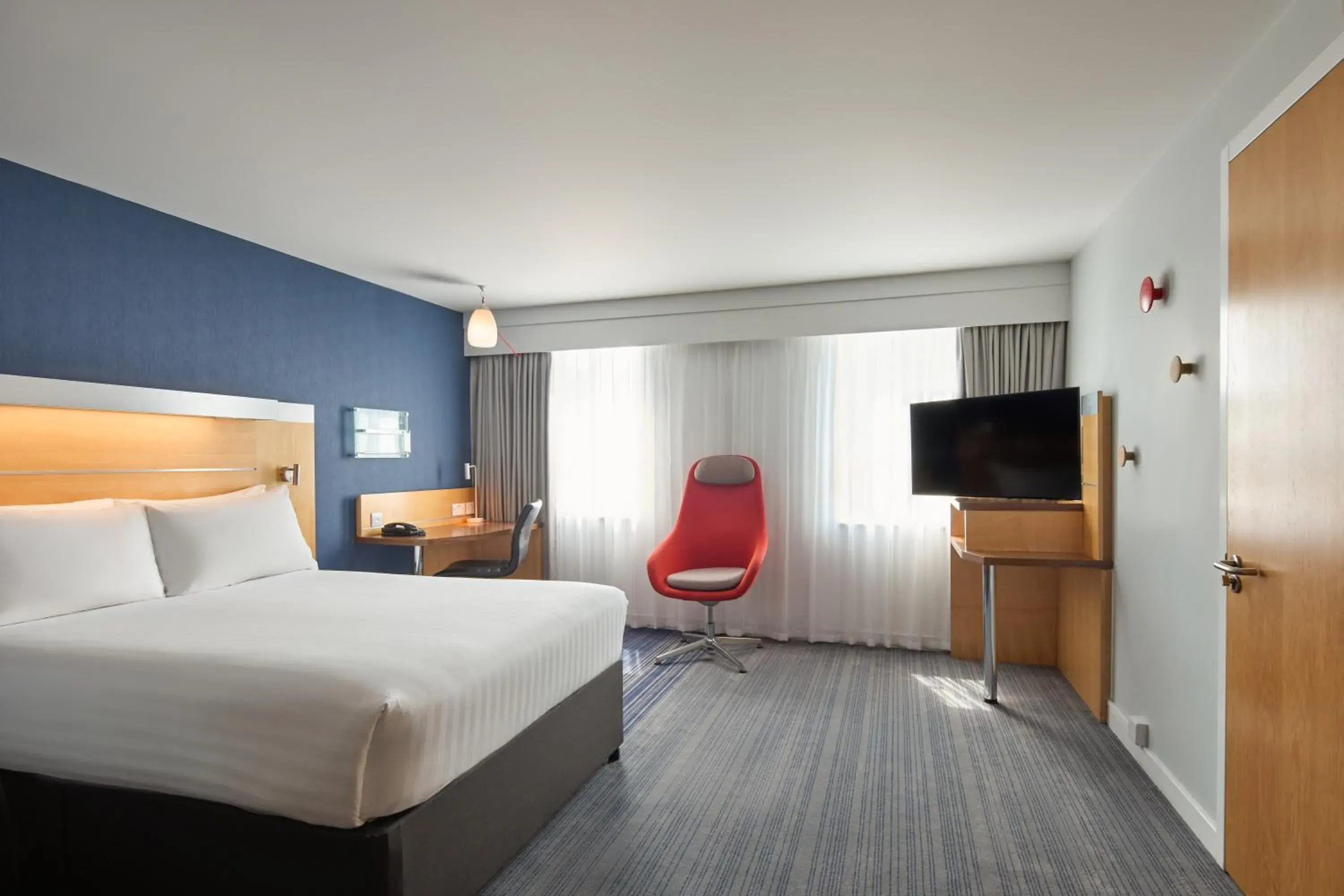 Bed in Holiday Inn Express London Limehouse by IHG Bed in Holiday Inn Express London Limehouse by IHG