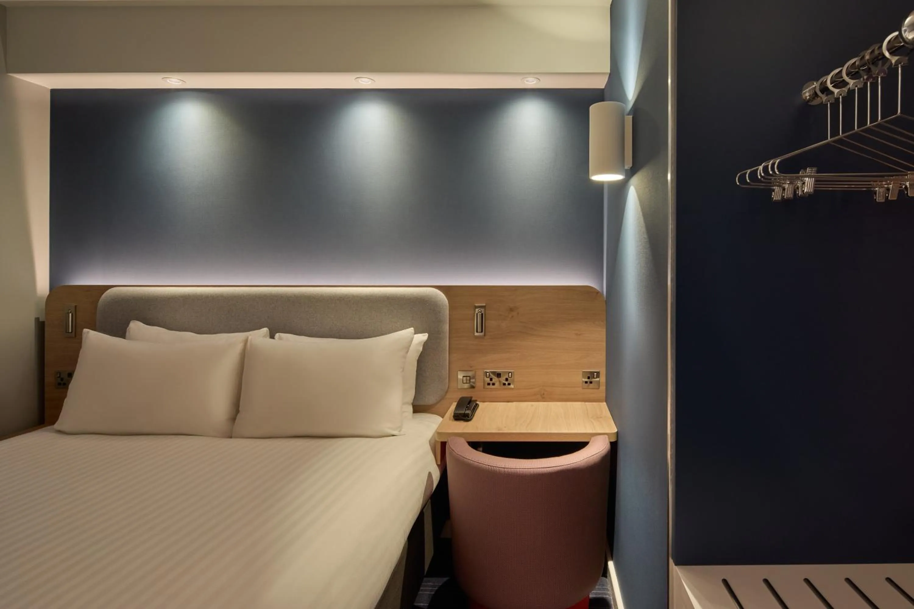 Bed in Holiday Inn Express London Limehouse by IHG