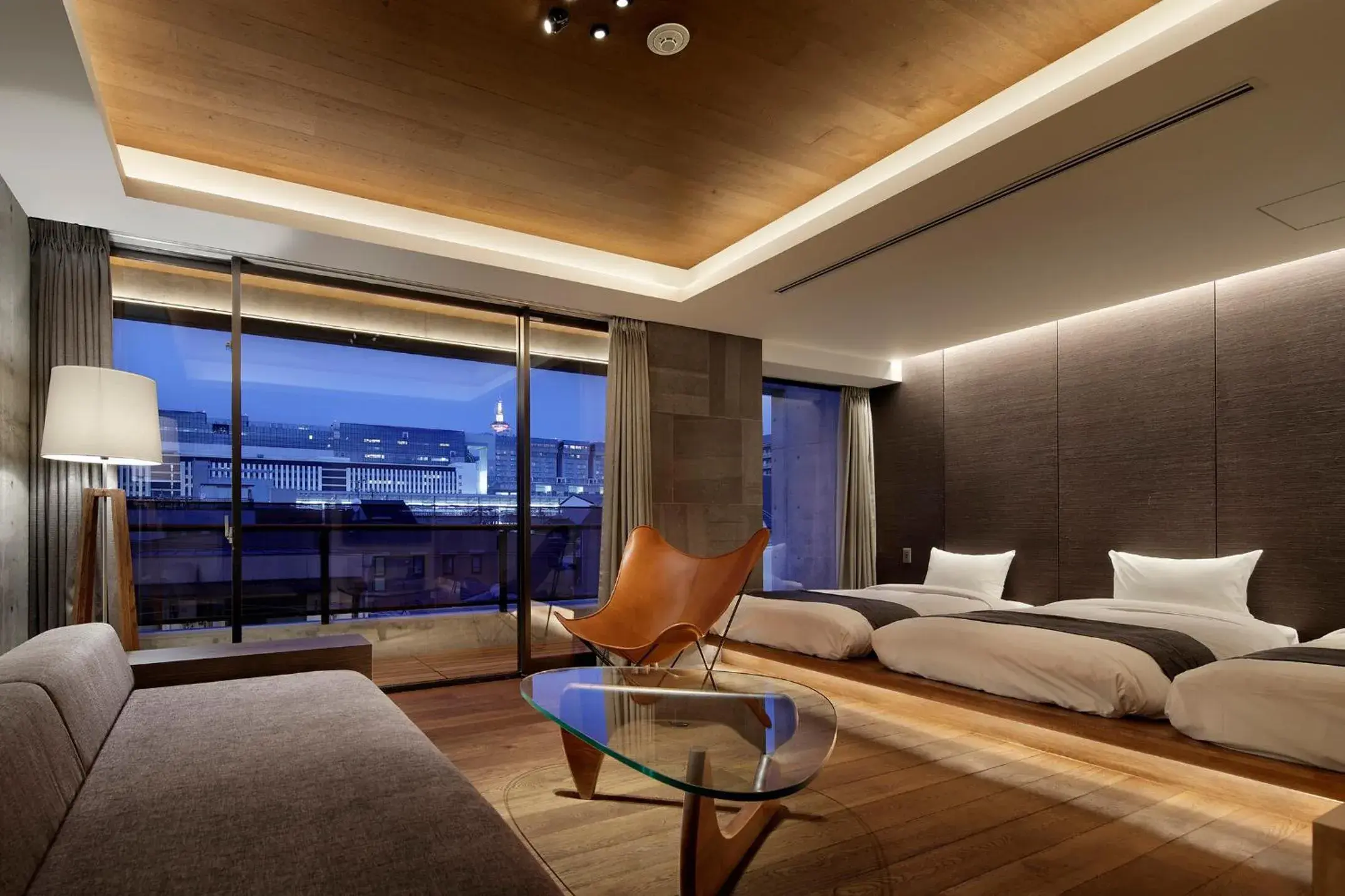 Photo of the whole room, Bed in 22 PIECES Photo of the whole room, Bed in 22 PIECES