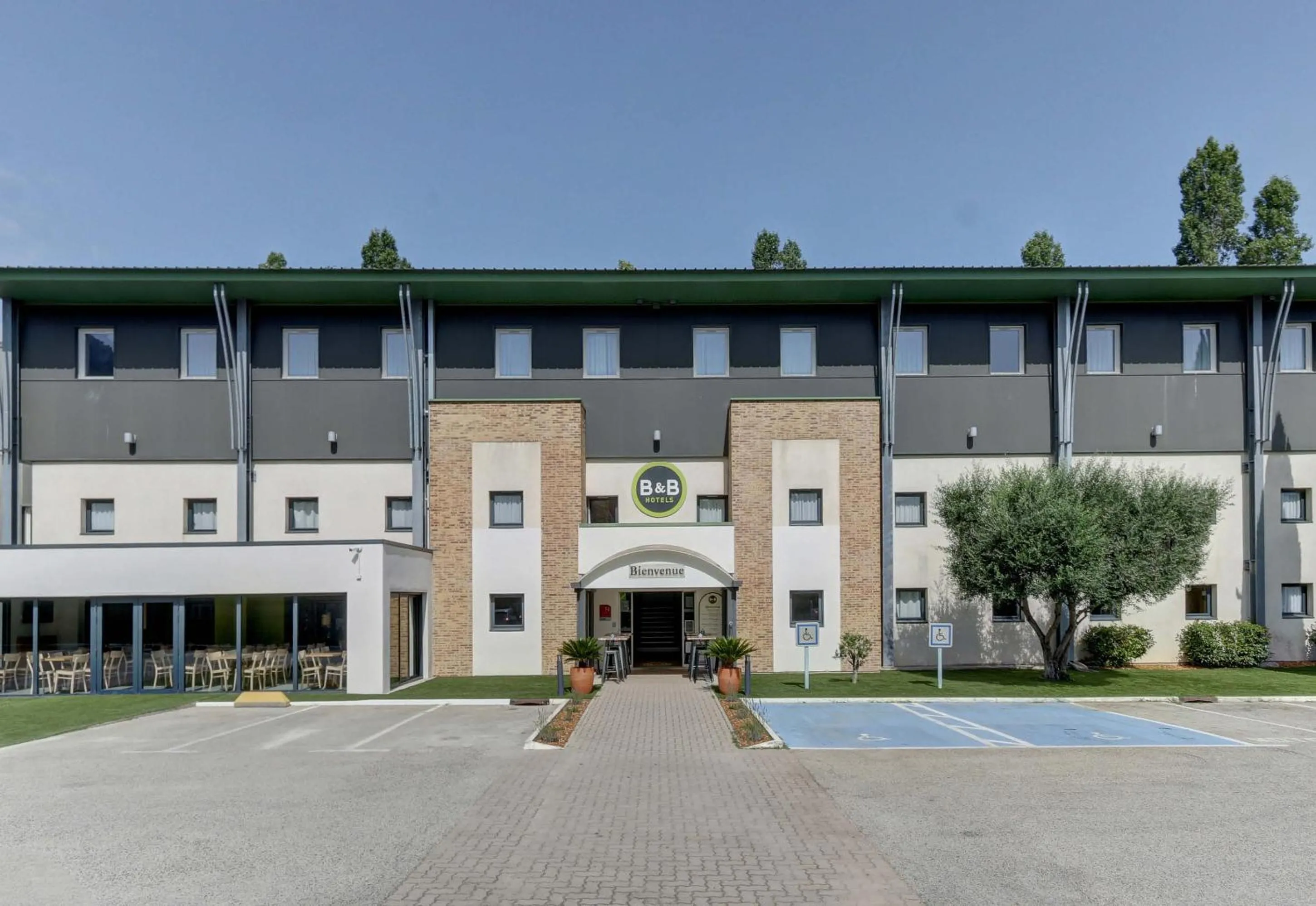 Property building in B&B HOTEL Aubagne Gémenos