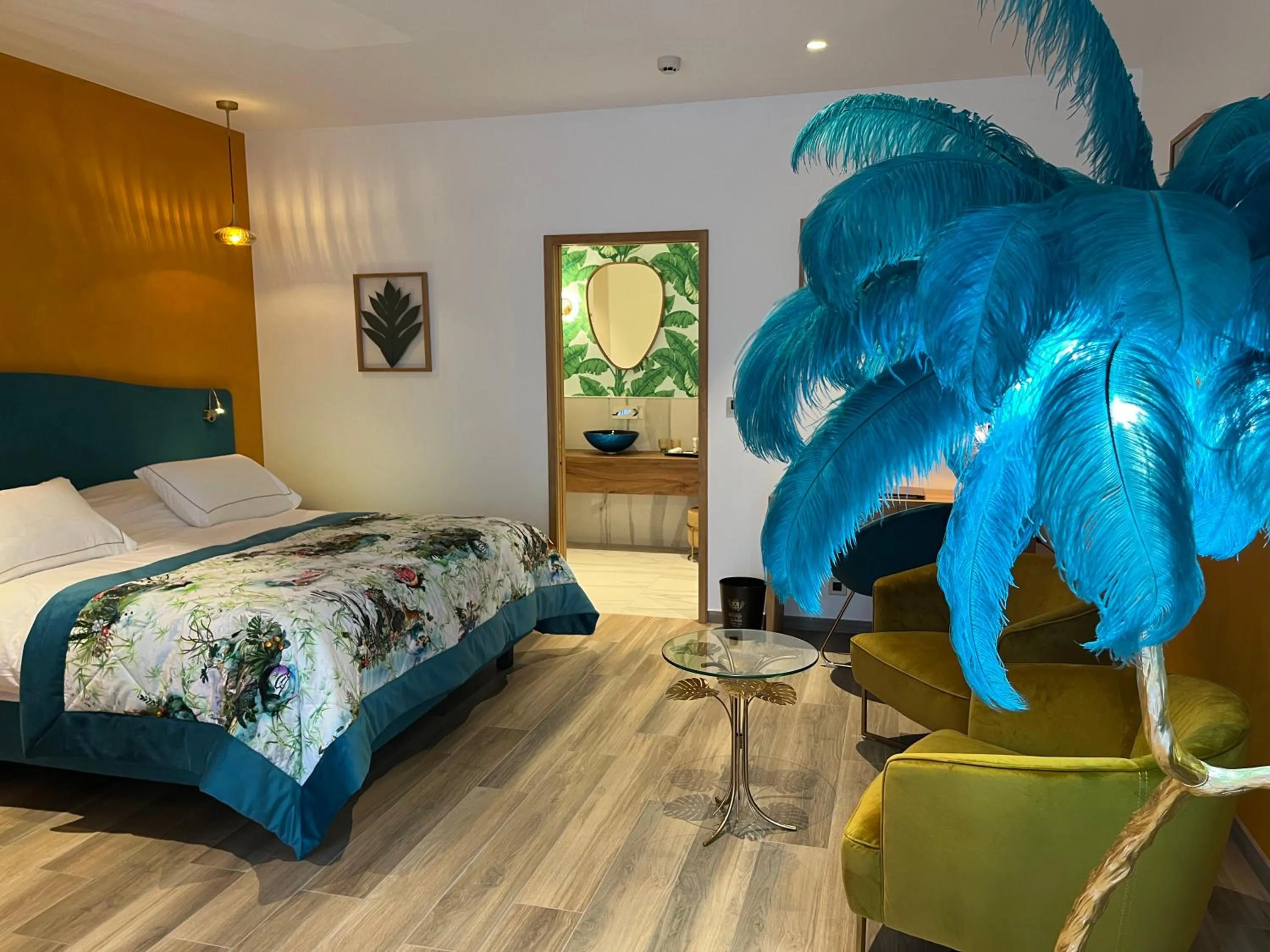 Bed in Hôtel du Domaine de La Grange de Condé