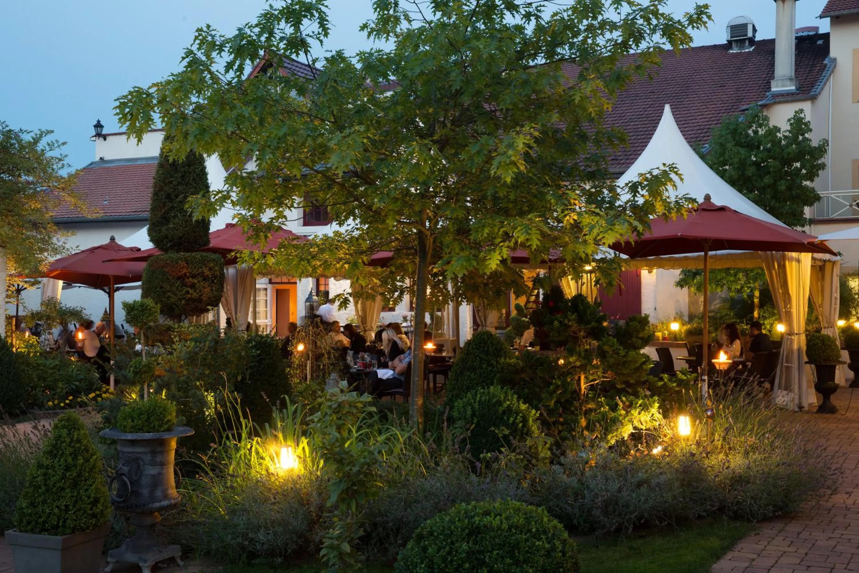 Property building in Hôtel du Domaine de La Grange de Condé