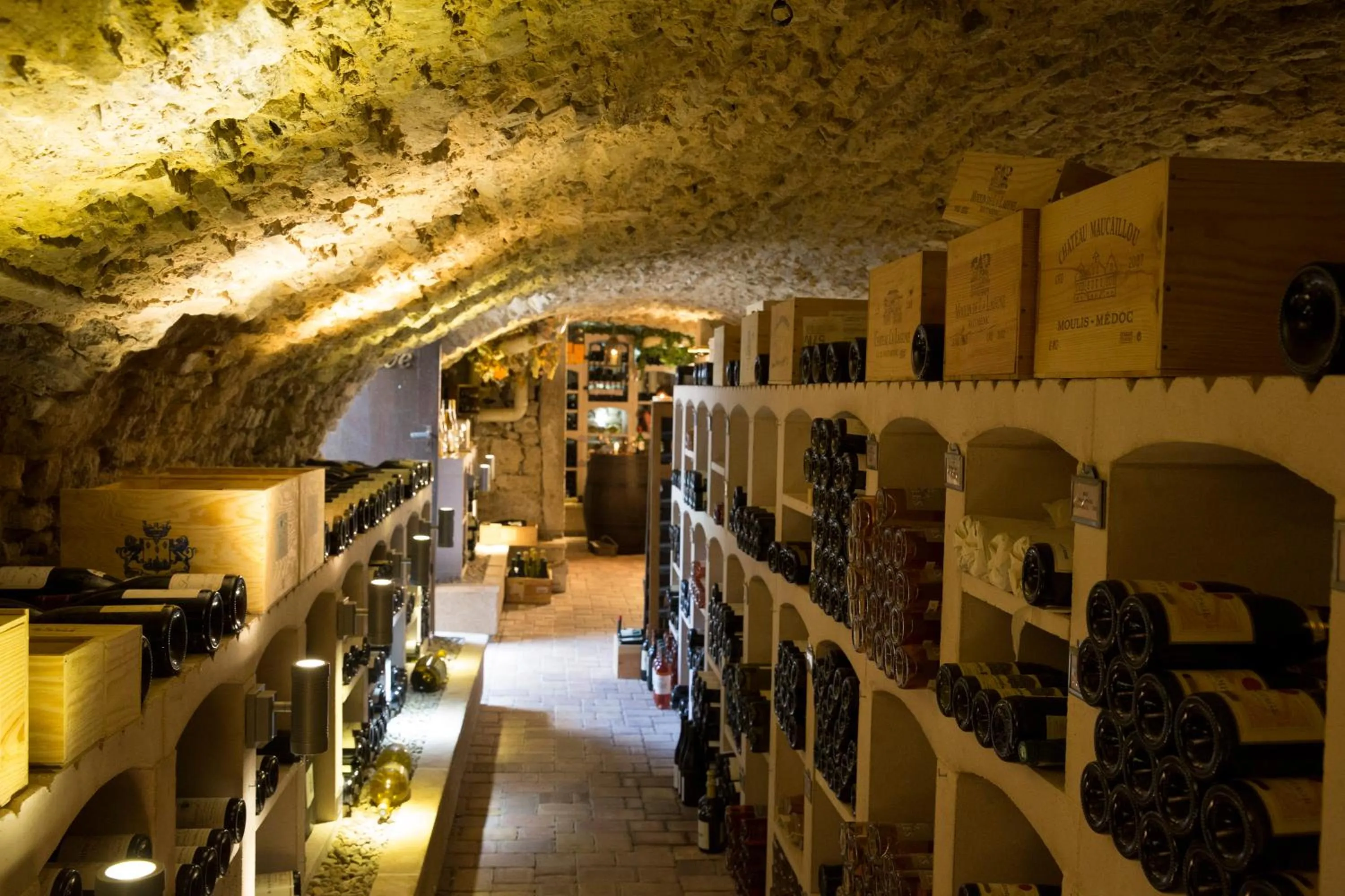 Restaurant/places to eat in Hôtel du Domaine de La Grange de Condé