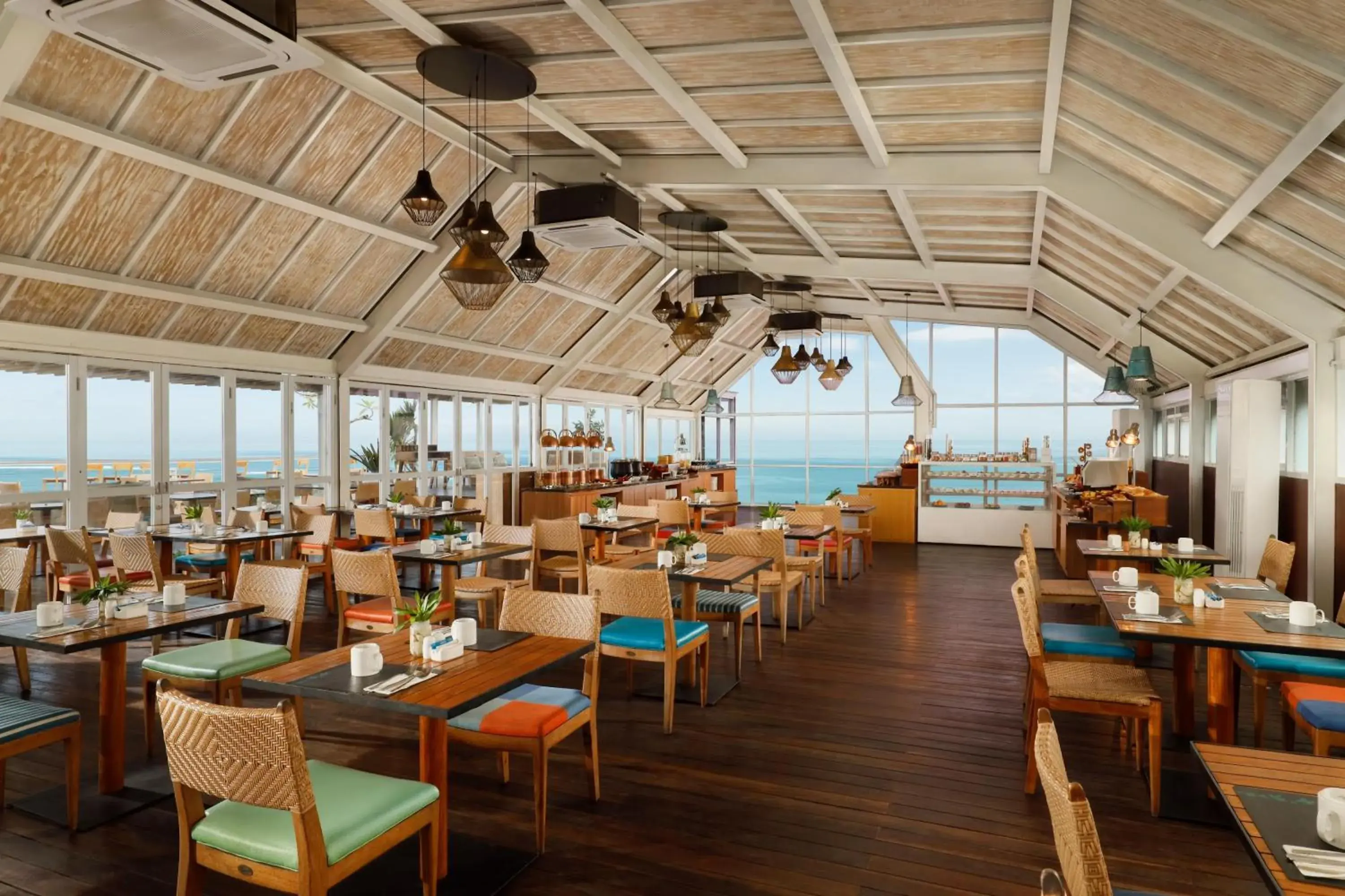 Restaurant/places to eat in Aston Canggu Beach Resort Restaurant/places to eat in Aston Canggu Beach Resort